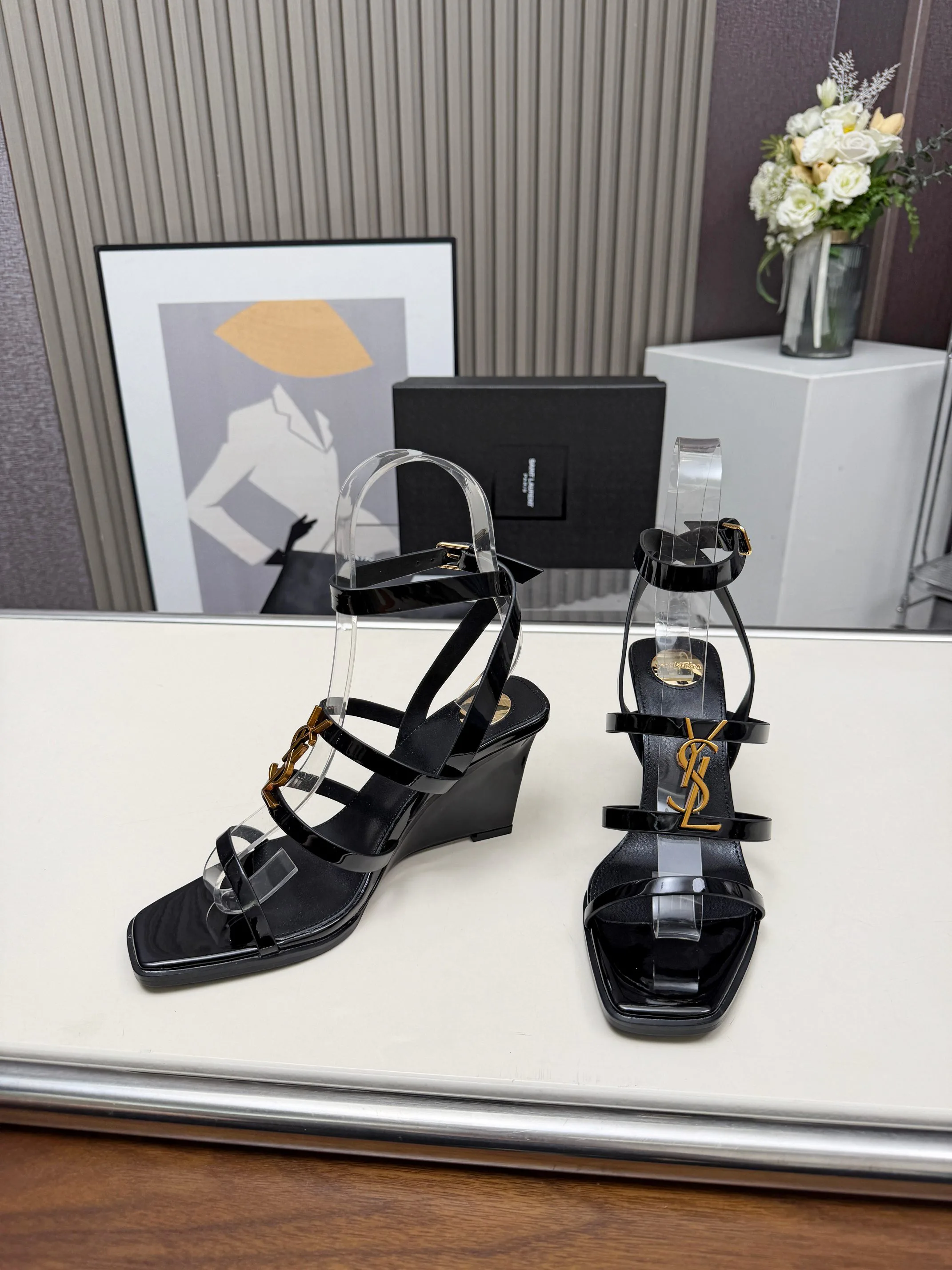 Босоножки Женские Saint Laurent 755705