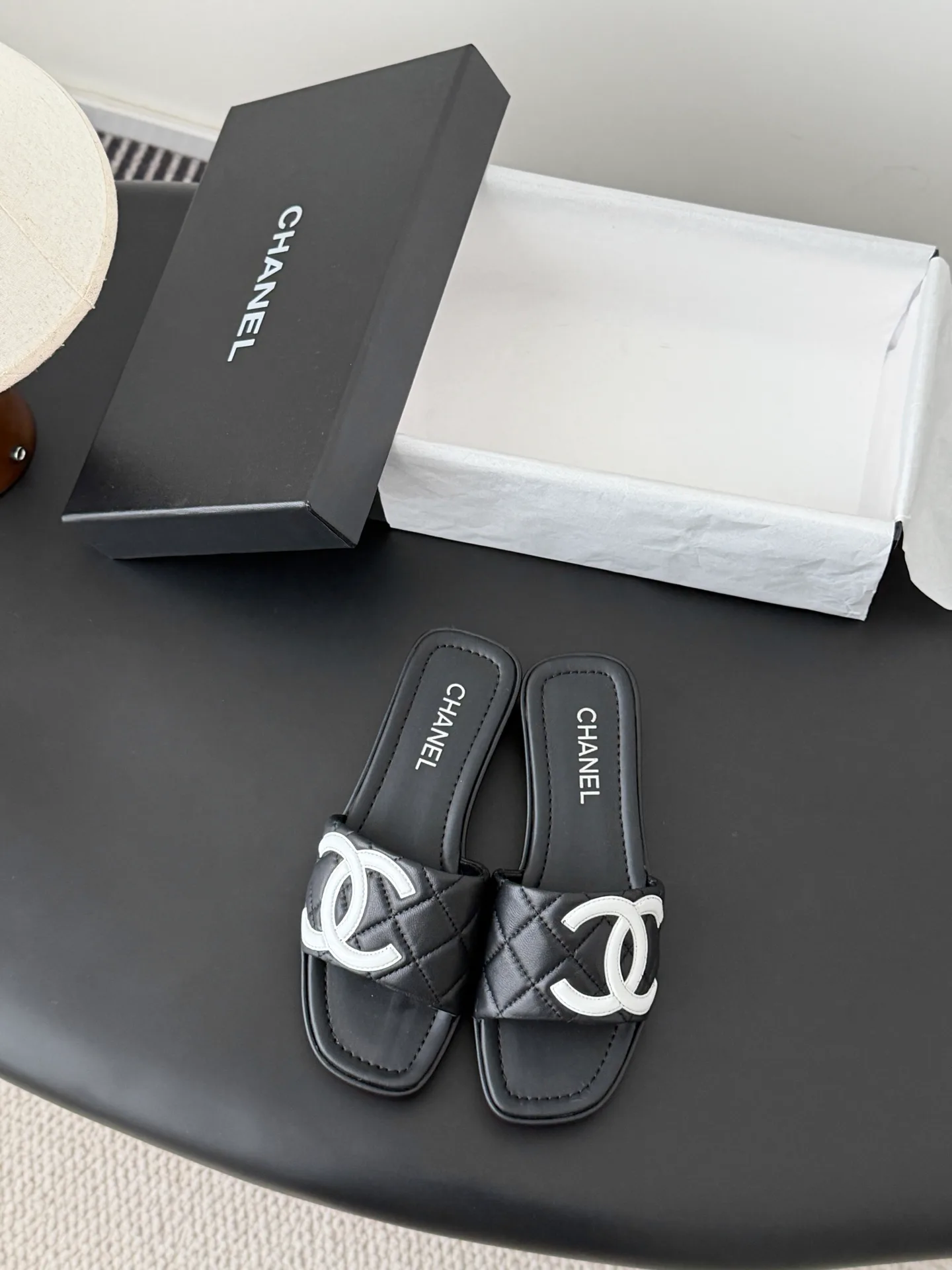 Шлепанцы Женские Chanel 10997551