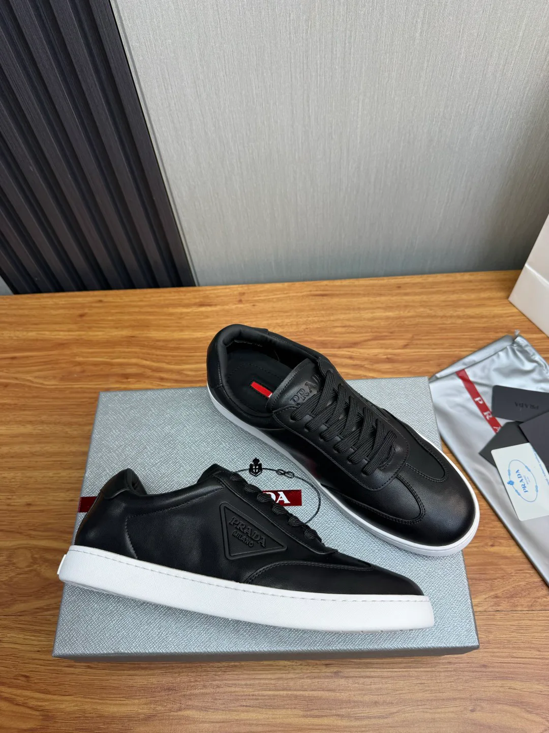 Кроссовки Мужские Prada 18263659