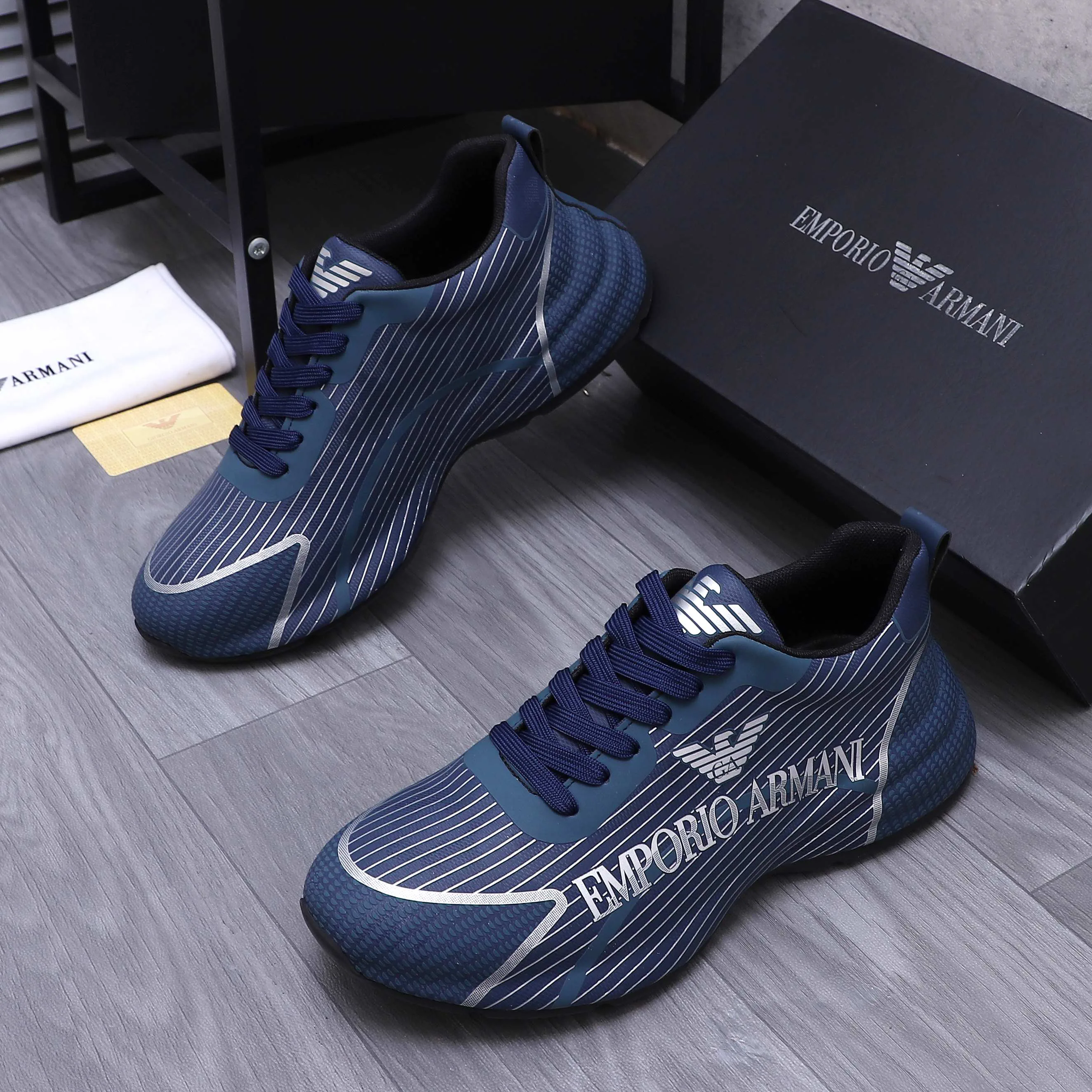 Кроссовки Женские Armani 1142406