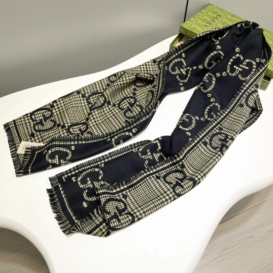 Шарфы Gucci 2222