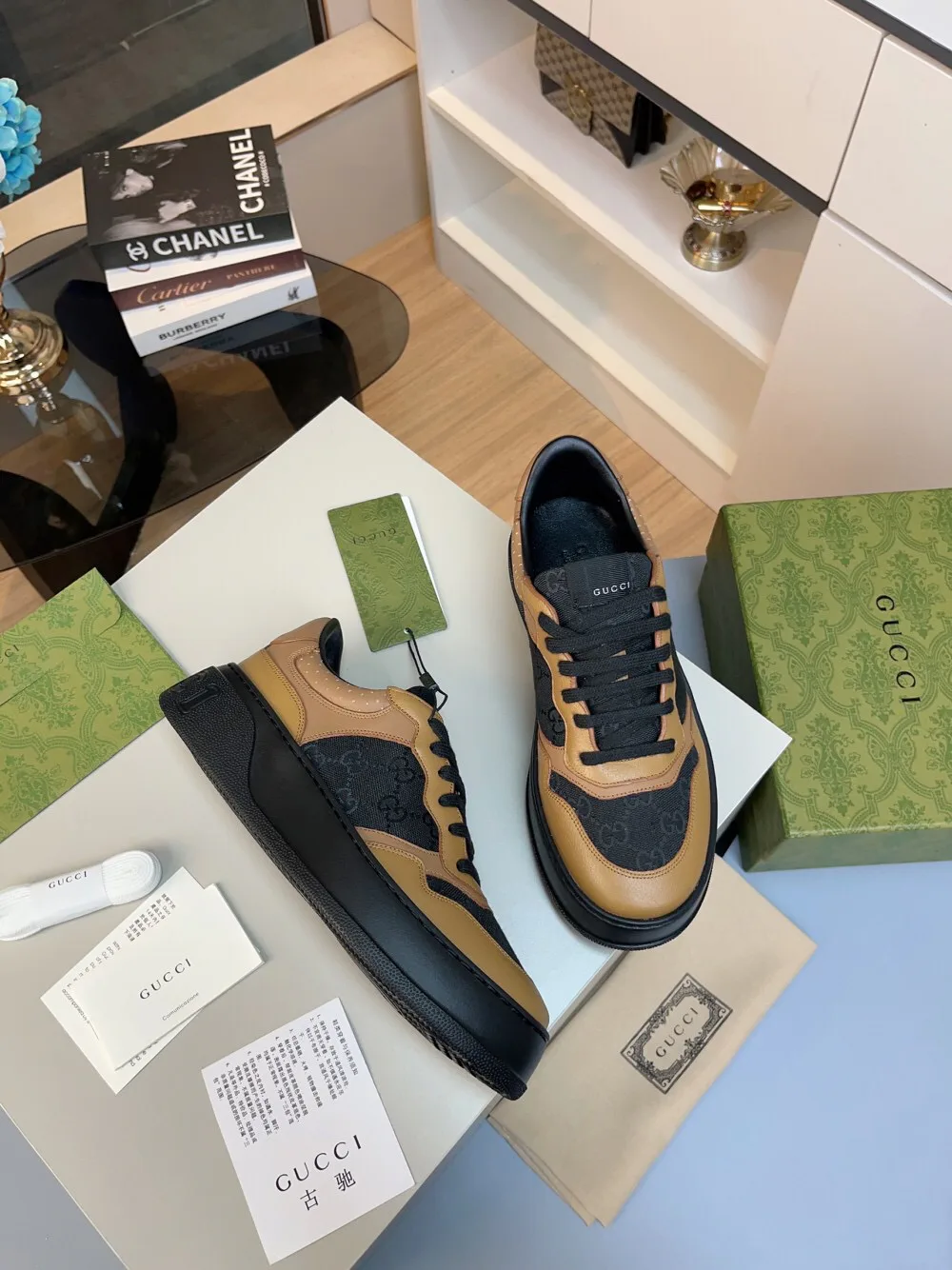 Кроссовки Женские Gucci 18369648