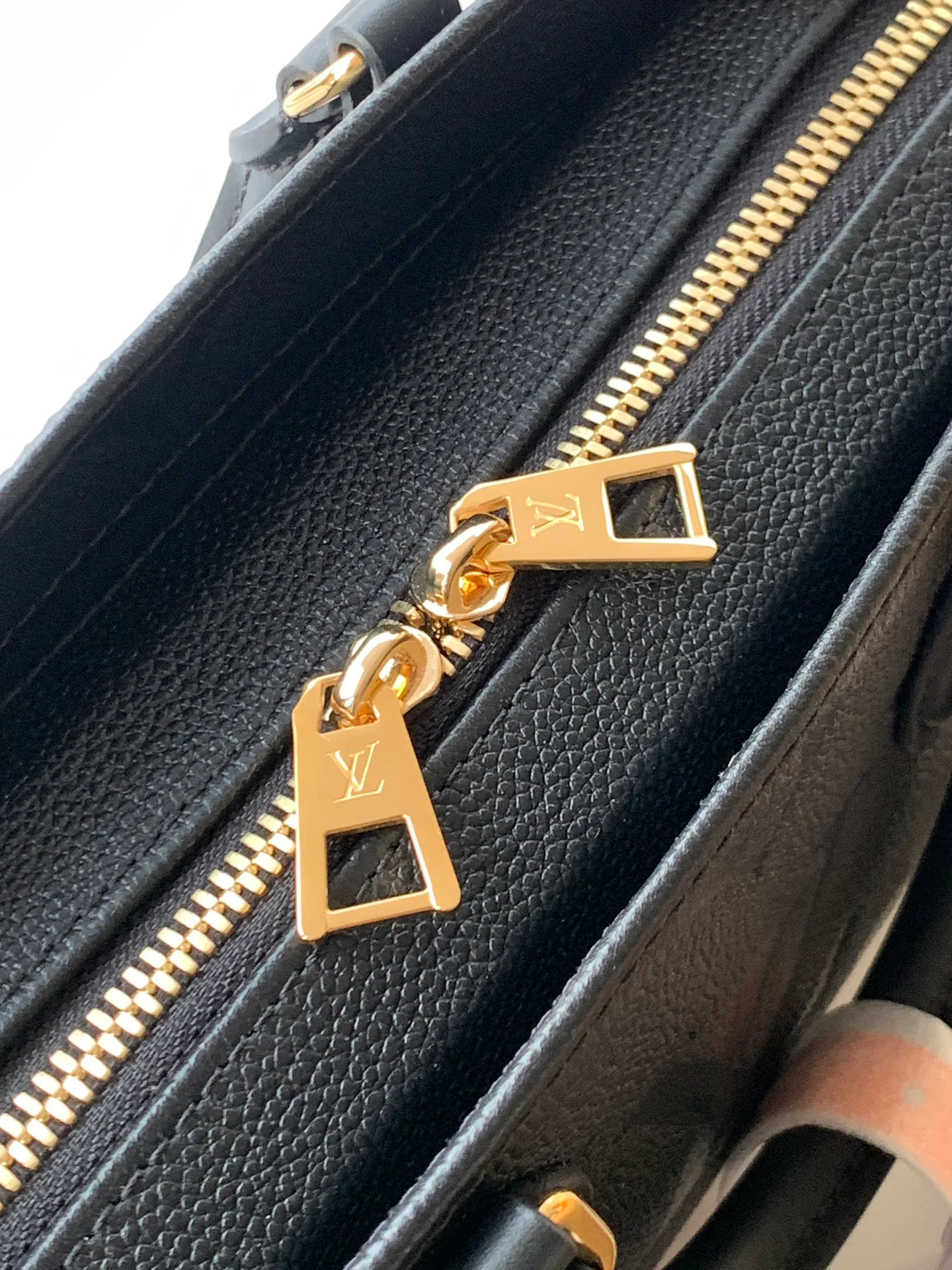 Классические Сумки Женские Louis Vuitton 12782064