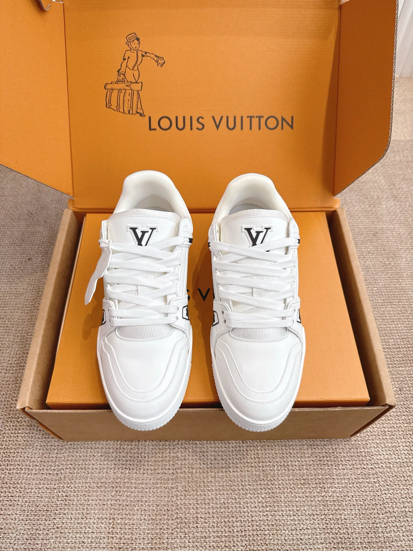 Кроссовки Женские Louis Vuitton 18324748