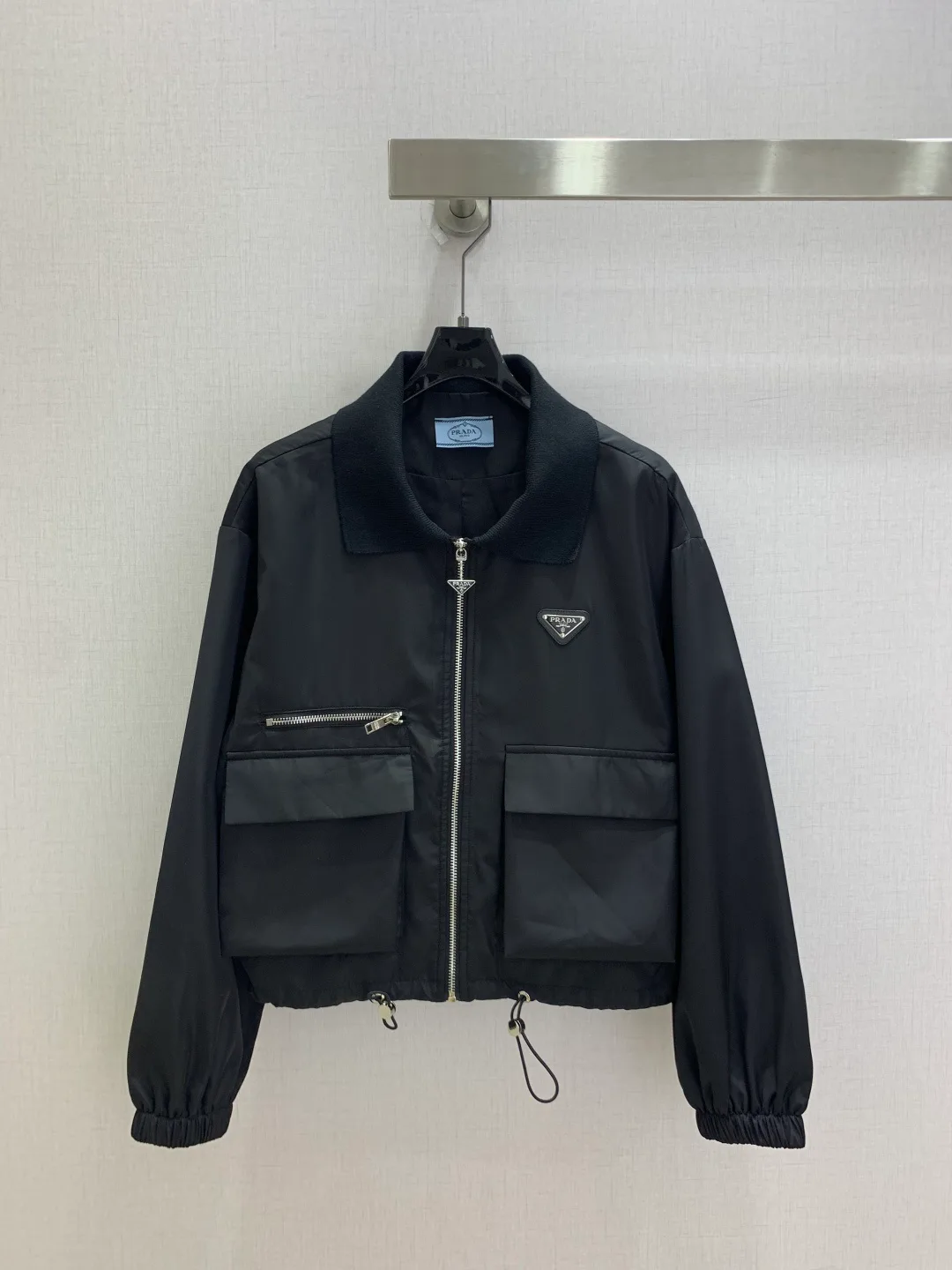 Куртки И Пуховики Женские Prada 18757435
