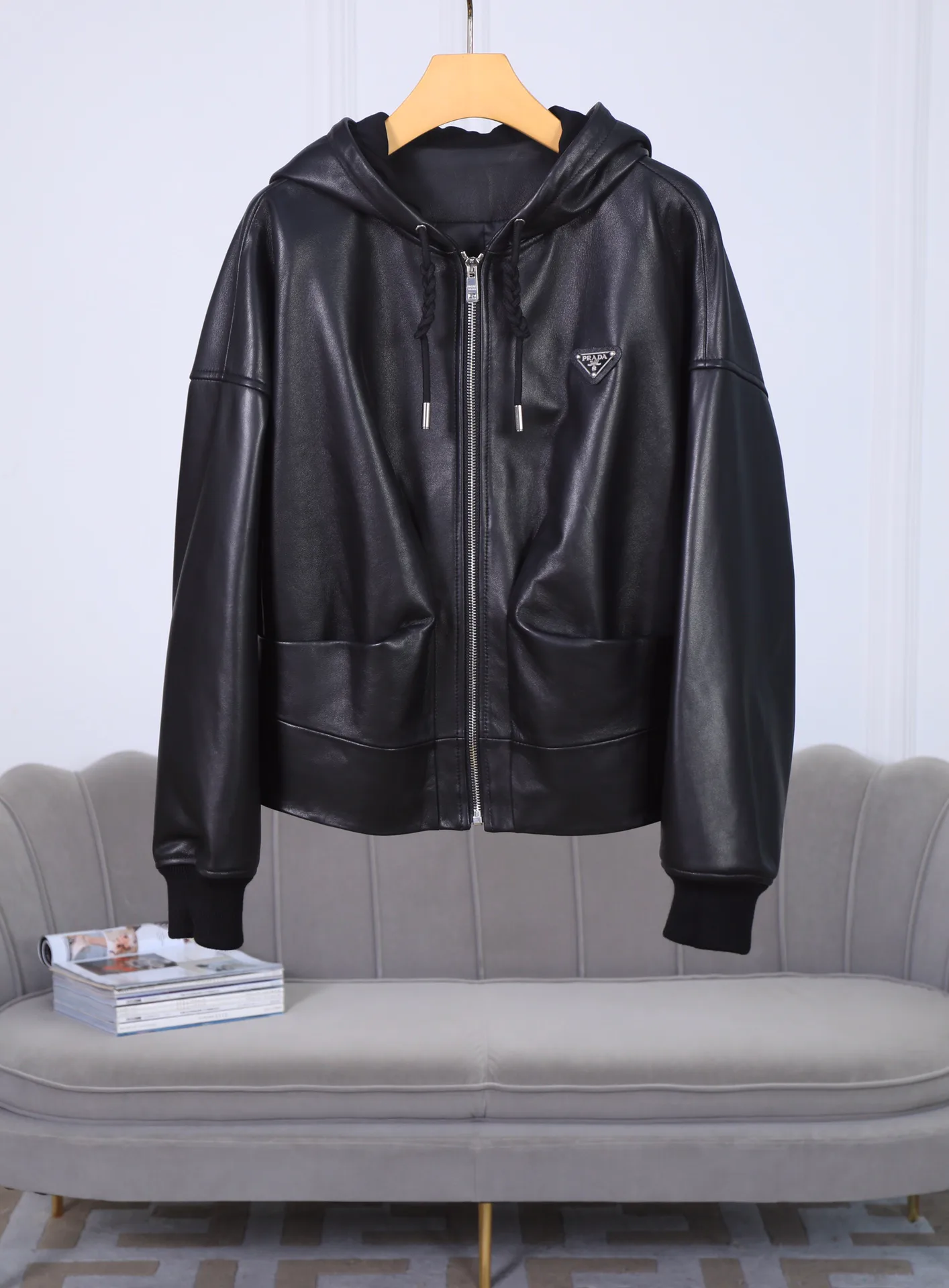 Кожаные Куртки И Дублёнки Женские Prada 17936261