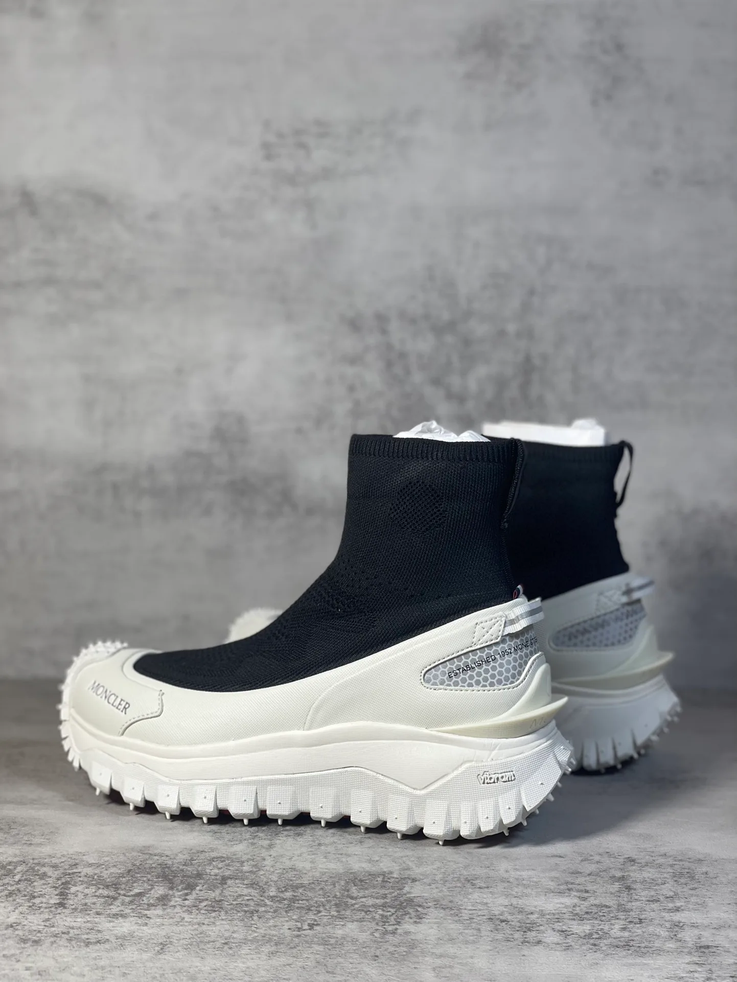 Кроссовки Женские Moncler 18333207