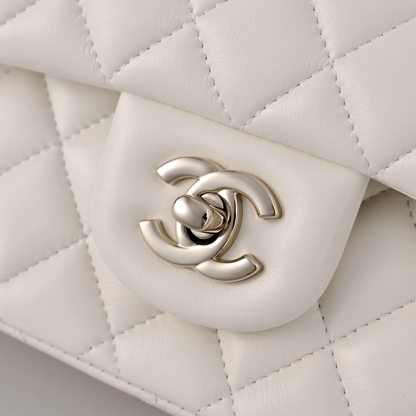 Классические Сумки Женские Chanel 18148081