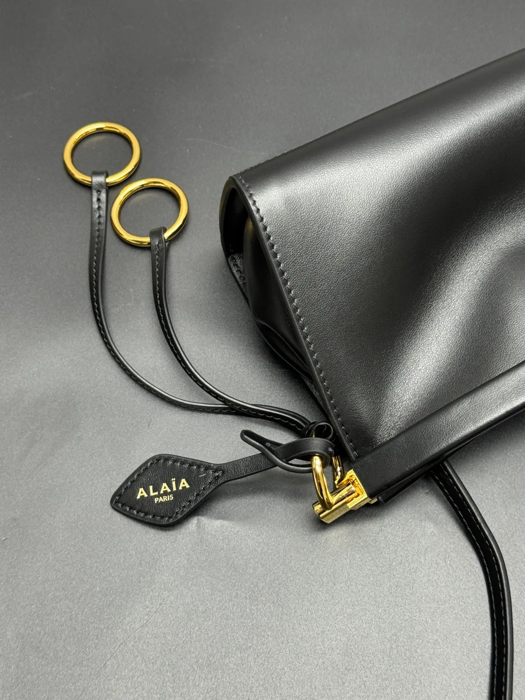 Сумки На Ремне Женские Alaia 11667397