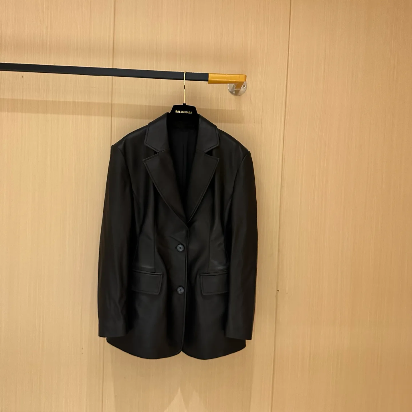 Кожаные Куртки И Дублёнки Женские Balenciaga 11155446