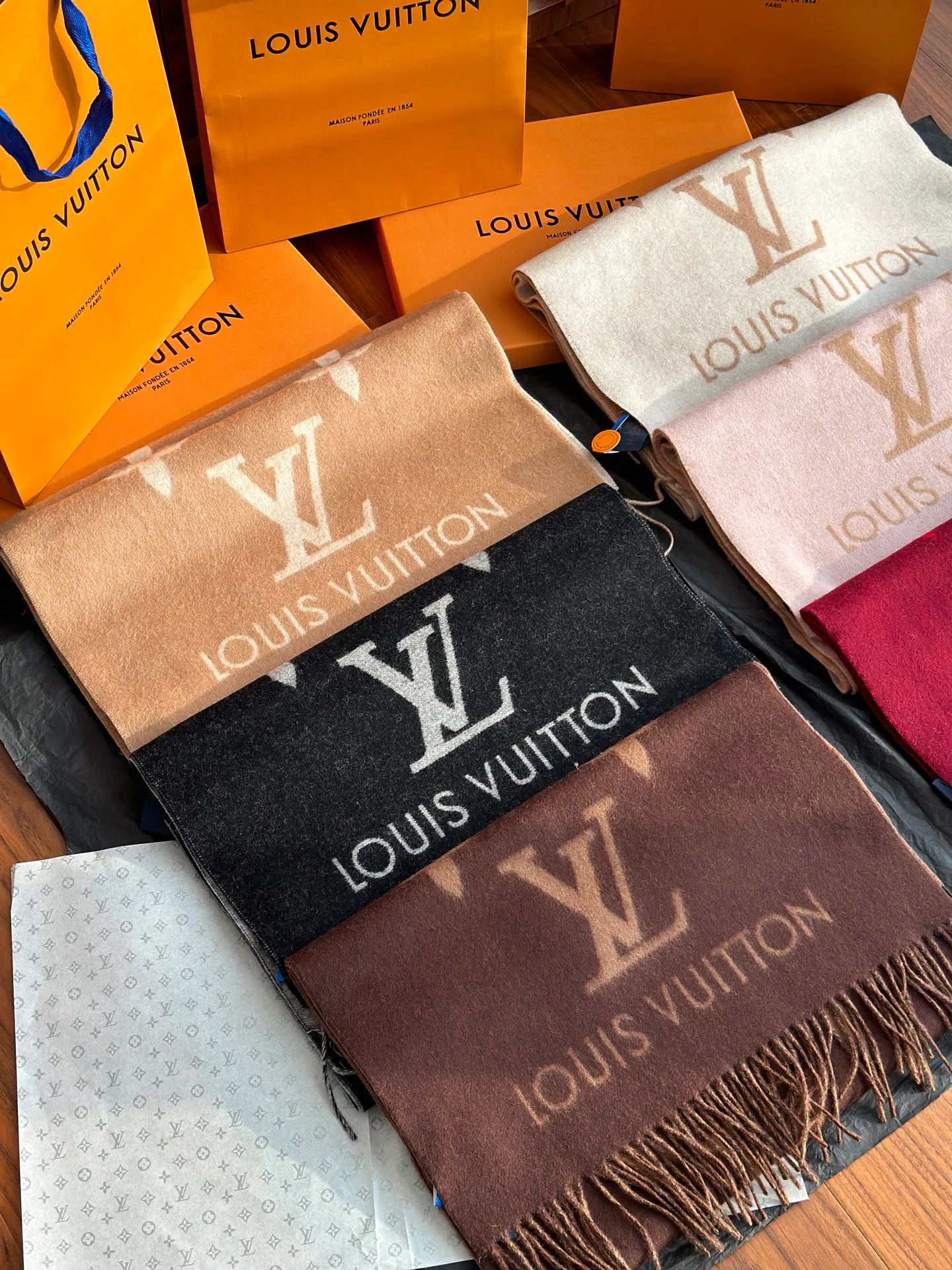 Шарфы Louis Vuitton 1855701