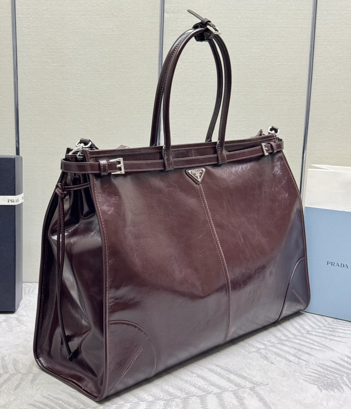Классические Сумки Женские Prada 11462571