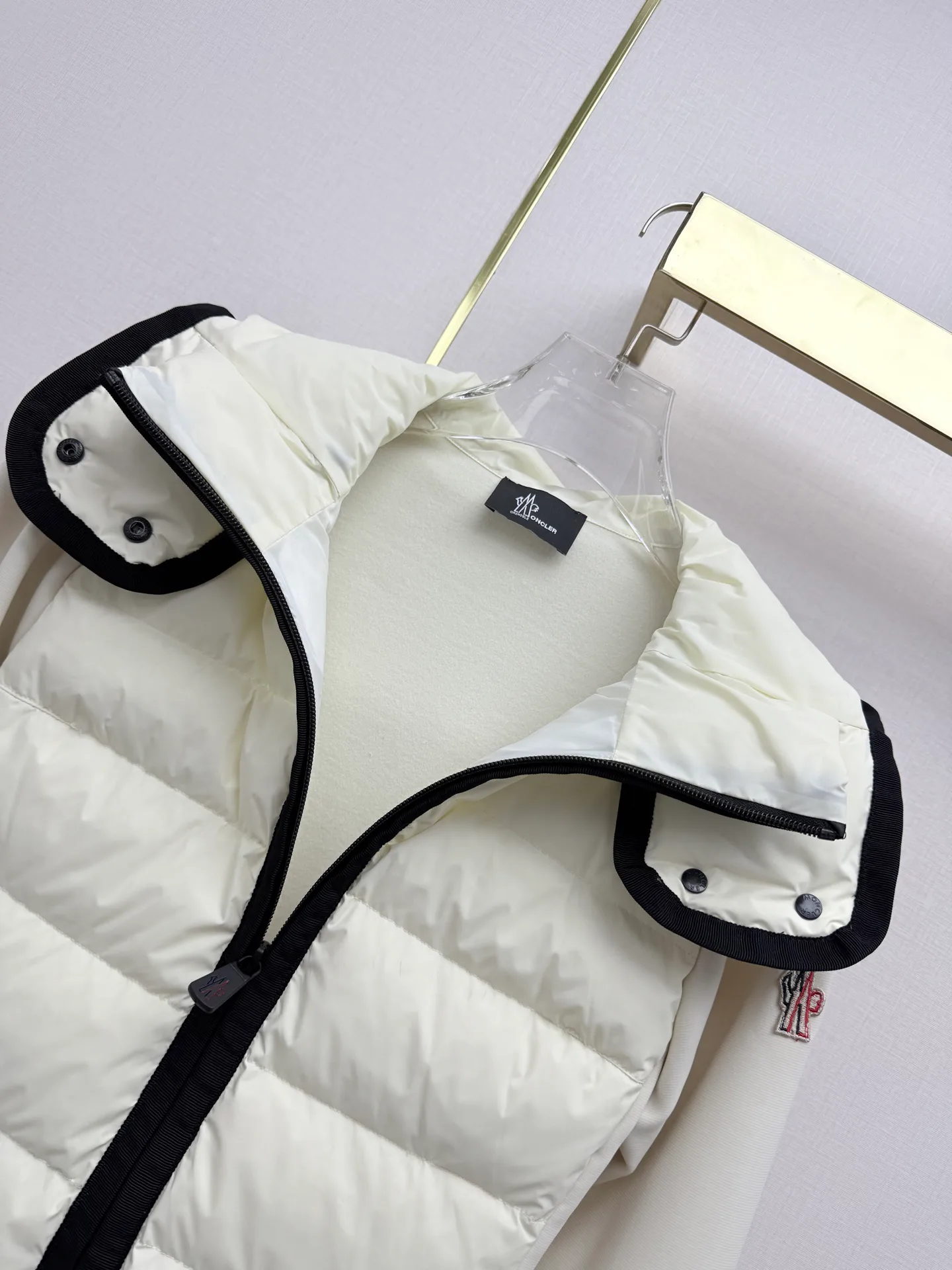 Куртки И Пуховики Женские Moncler 18435808