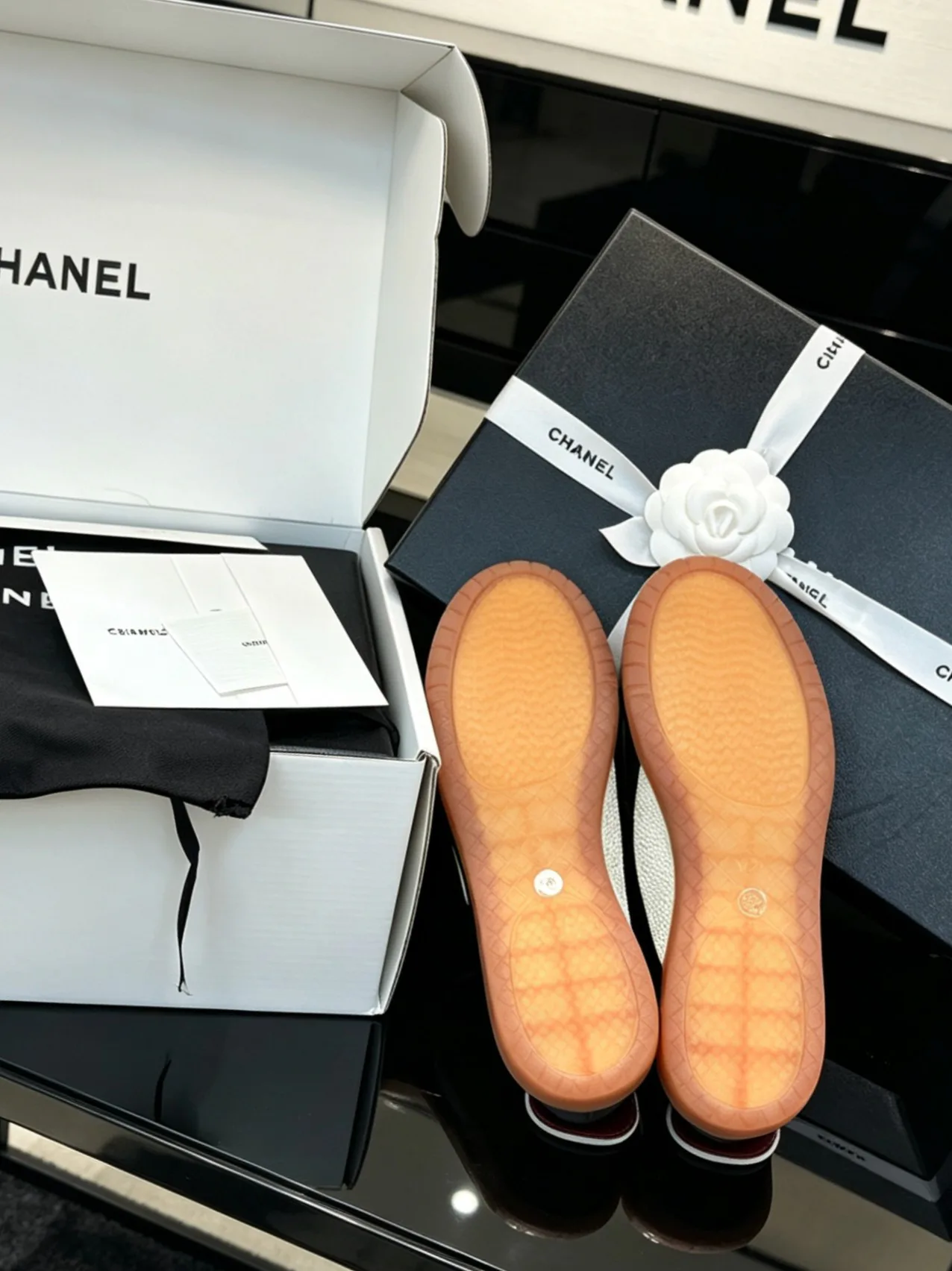 Кроссовки Женские Chanel 18873989
