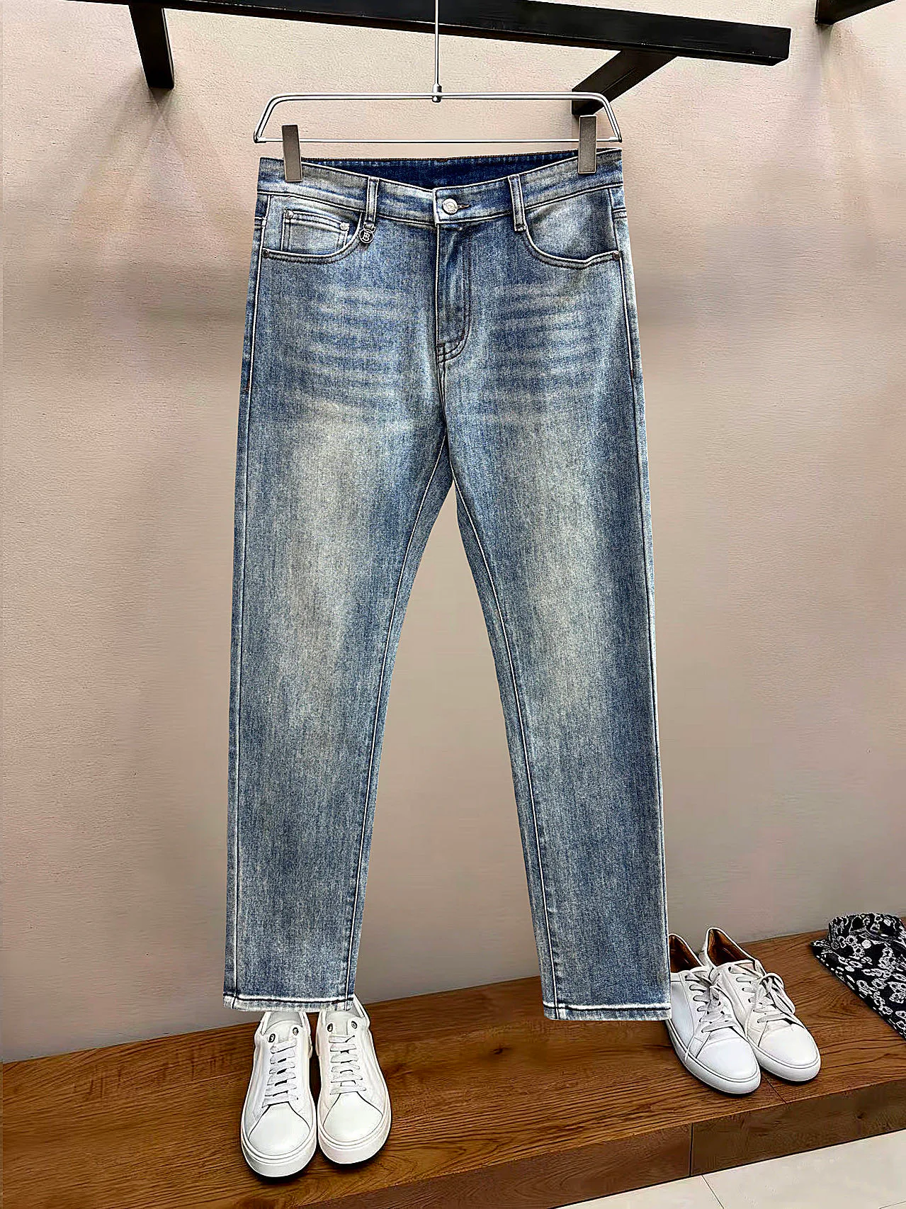 Джинсы Мужские Burberry 18097856