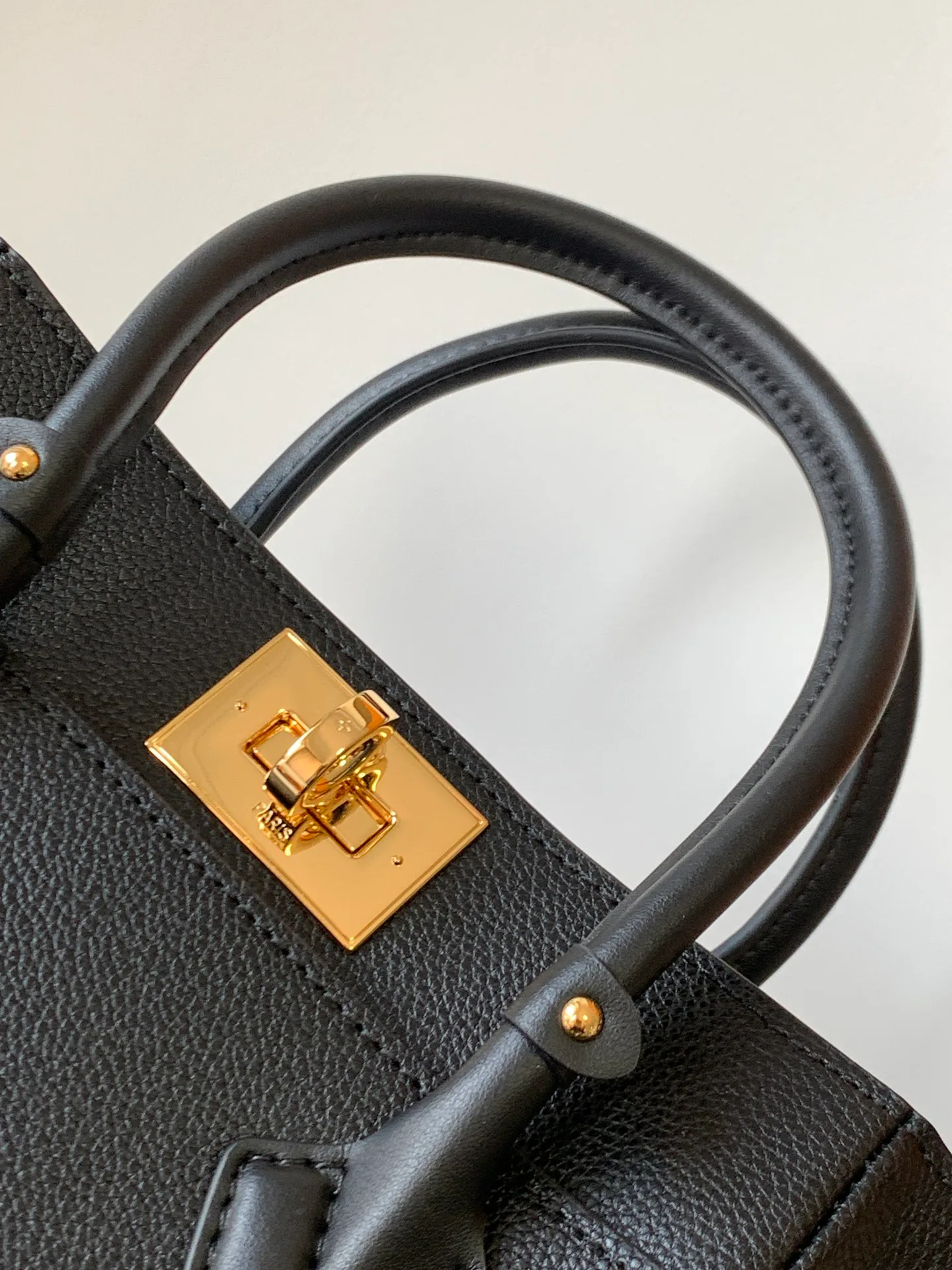 Классические Сумки Женские Louis Vuitton 11185385