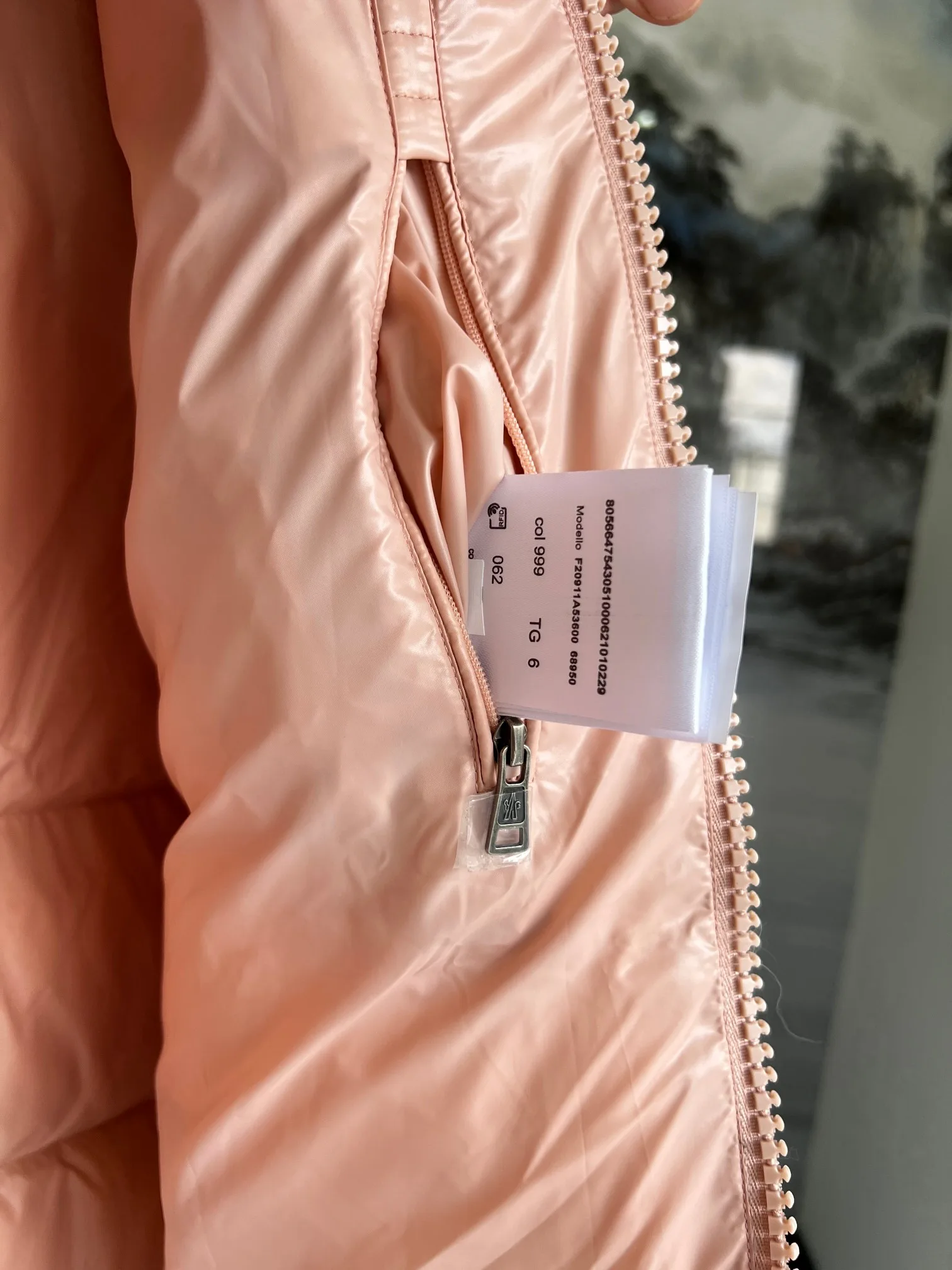 Куртки И Пуховики Женские Moncler 18048713