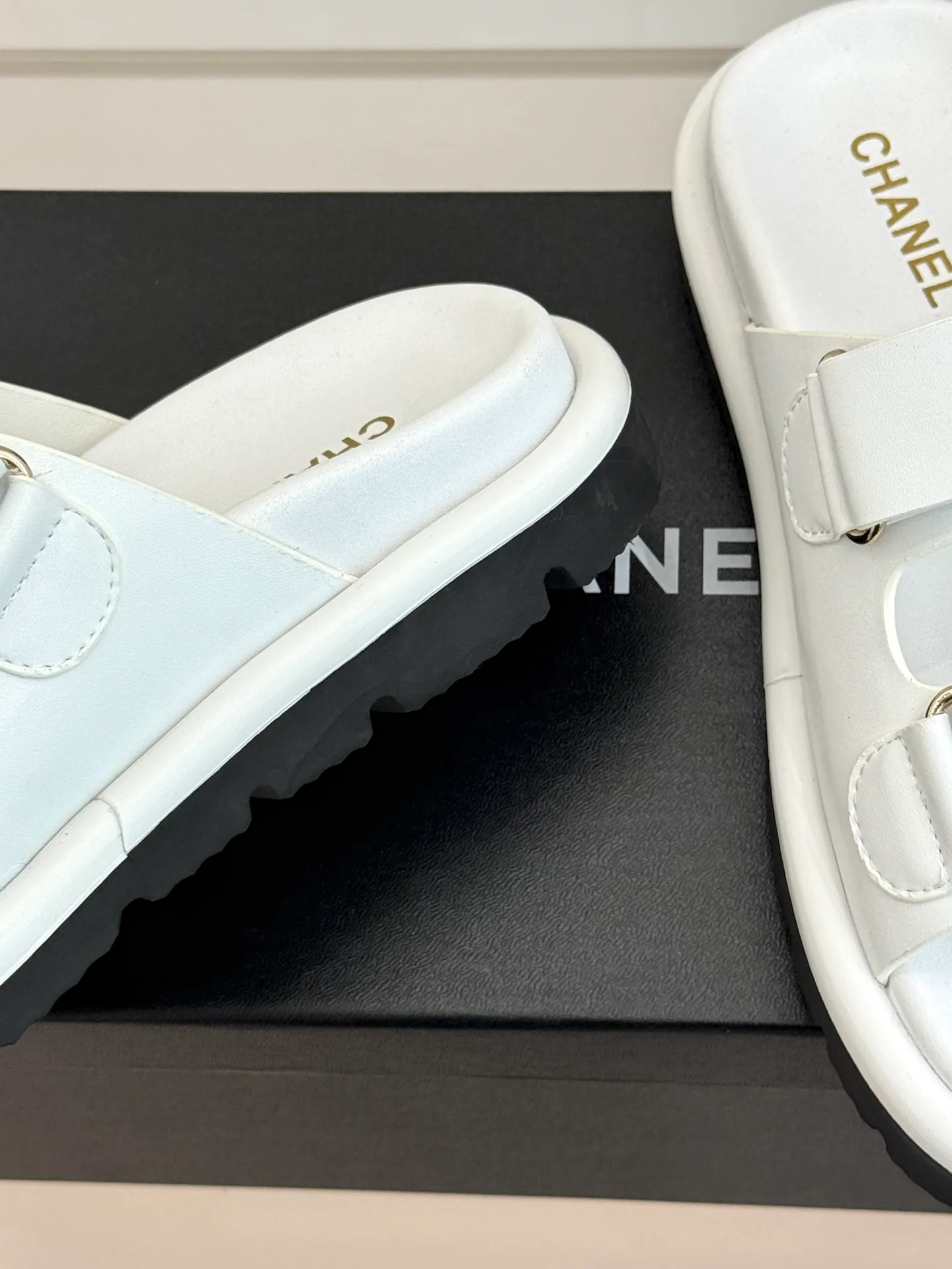 Шлепанцы Женские Chanel 11646694