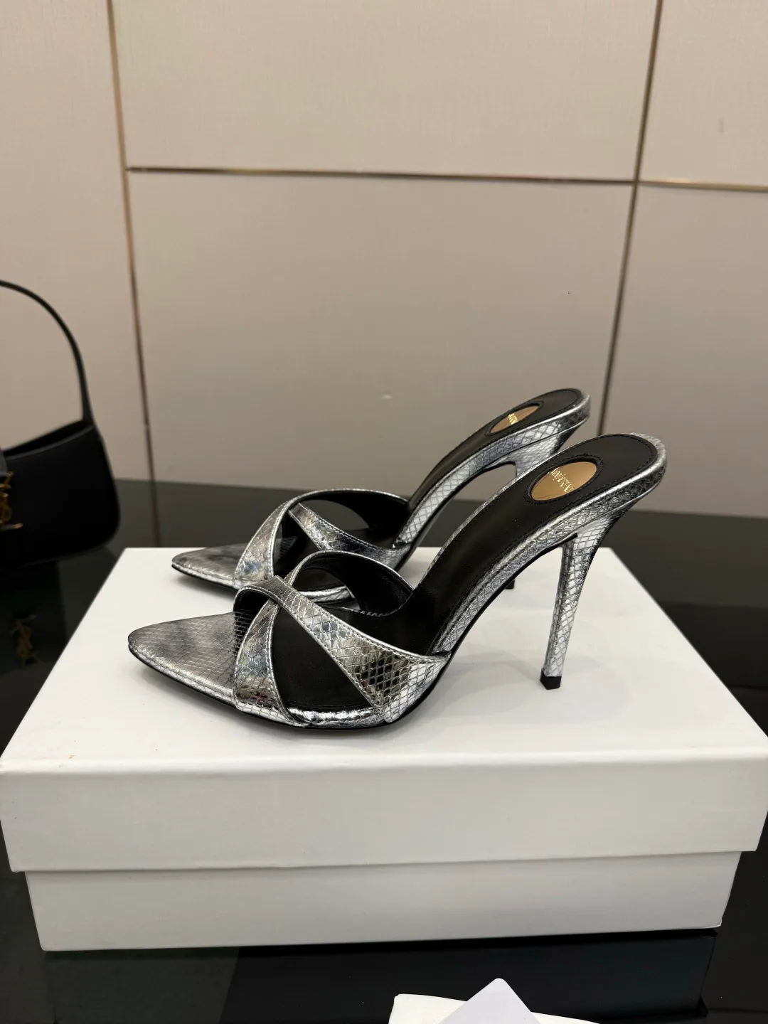 Босоножки Женские Saint Laurent 11424903