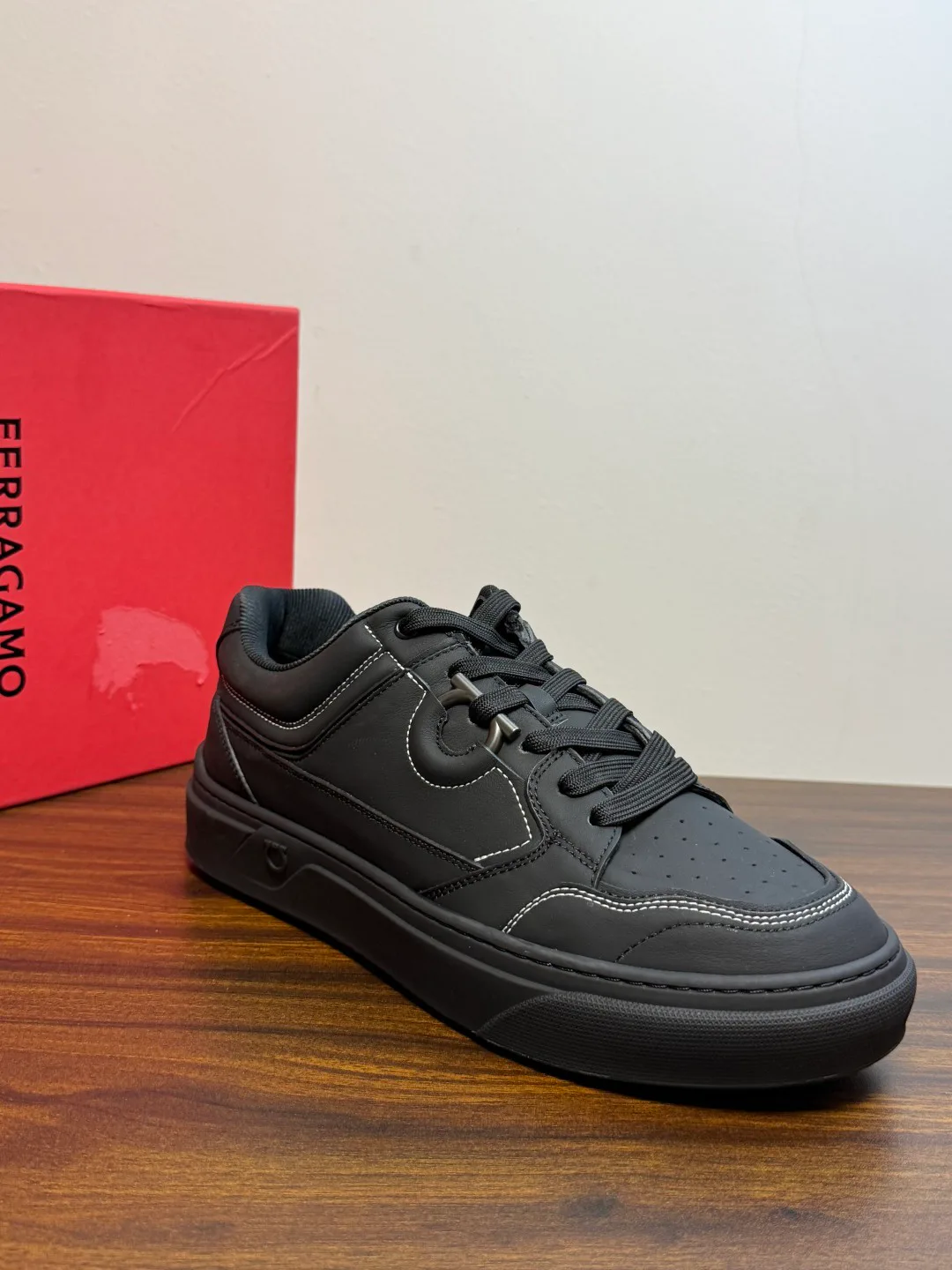 Кроссовки Мужские Salvatore Ferragamo 19623434