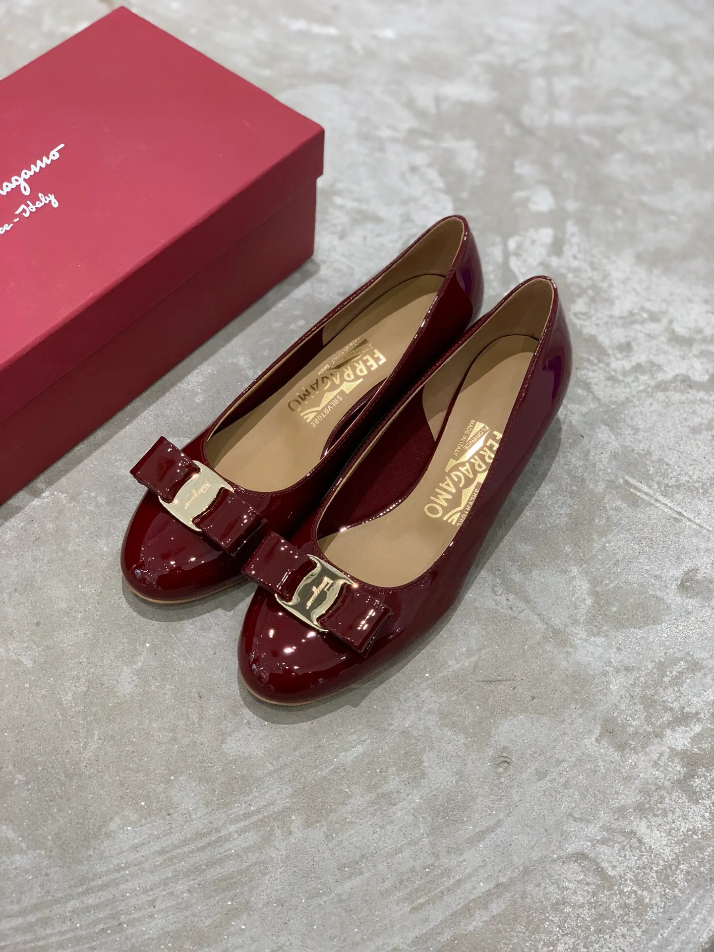 Туфли Женские Salvatore Ferragamo 18340705