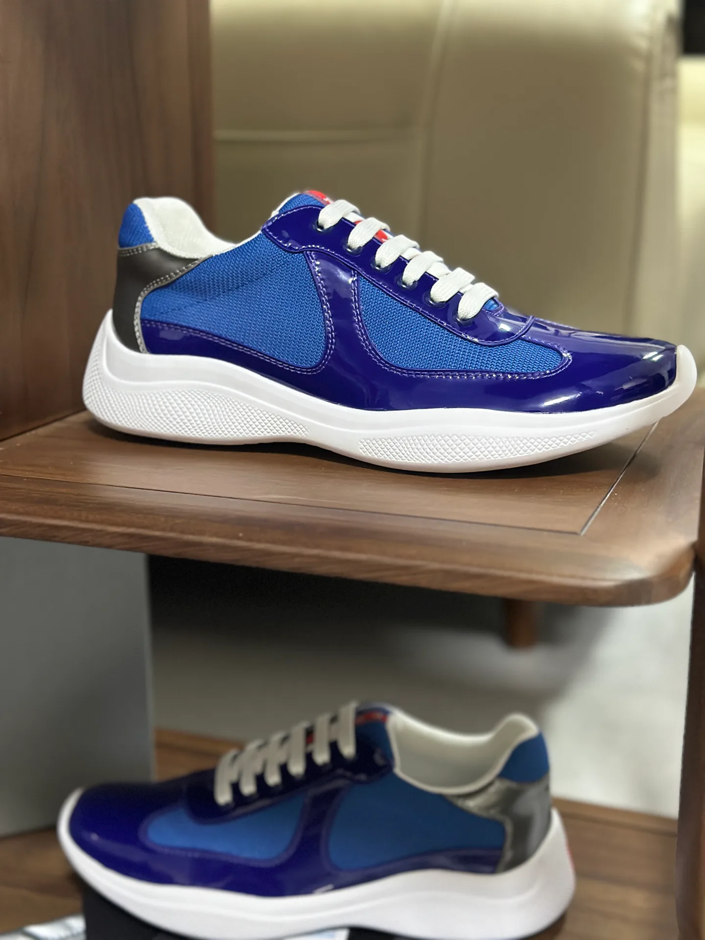 Кроссовки Женские Prada 18262257