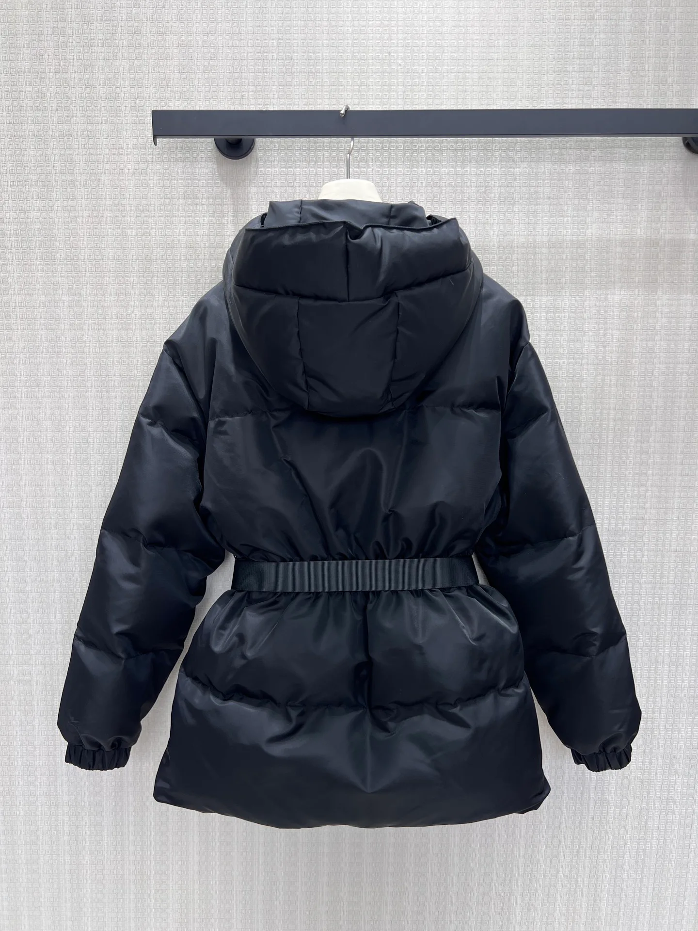 Куртки И Пуховики Женские Prada 18885602
