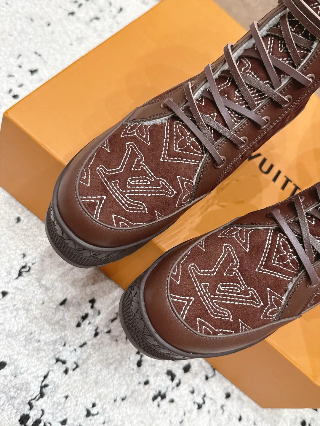 Ботинки Женские Louis Vuitton 18498030