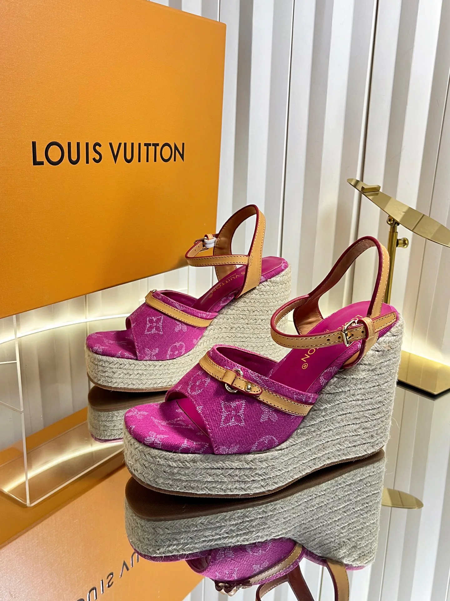 Босоножки Женские Louis Vuitton 11886759
