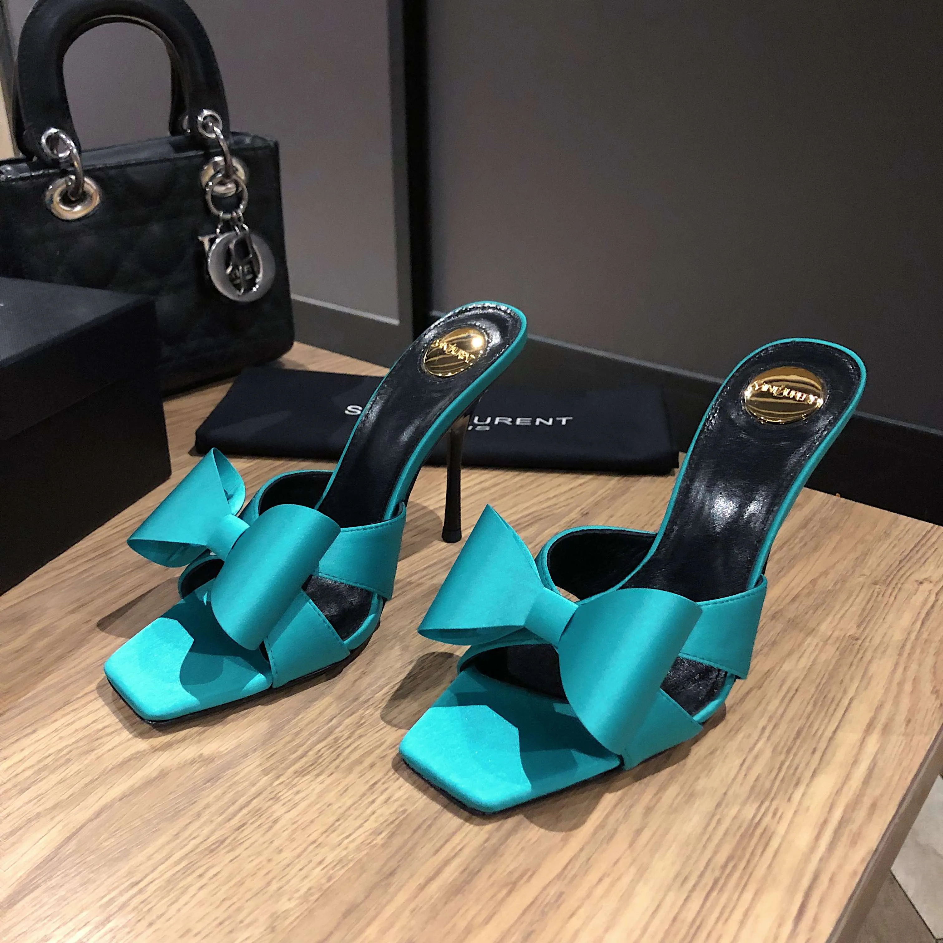 Босоножки Женские Saint Laurent 11220492