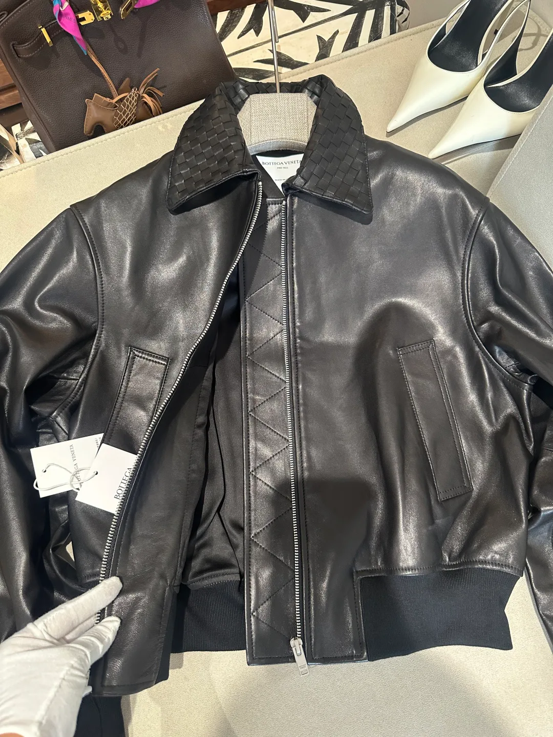 Кожаные Куртки И Дублёнки Женские Bottega Veneta 17934097