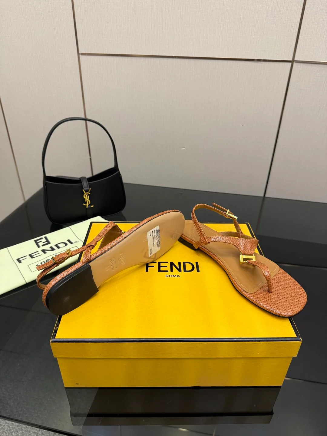 Сандалии Женские Fendi 5052106