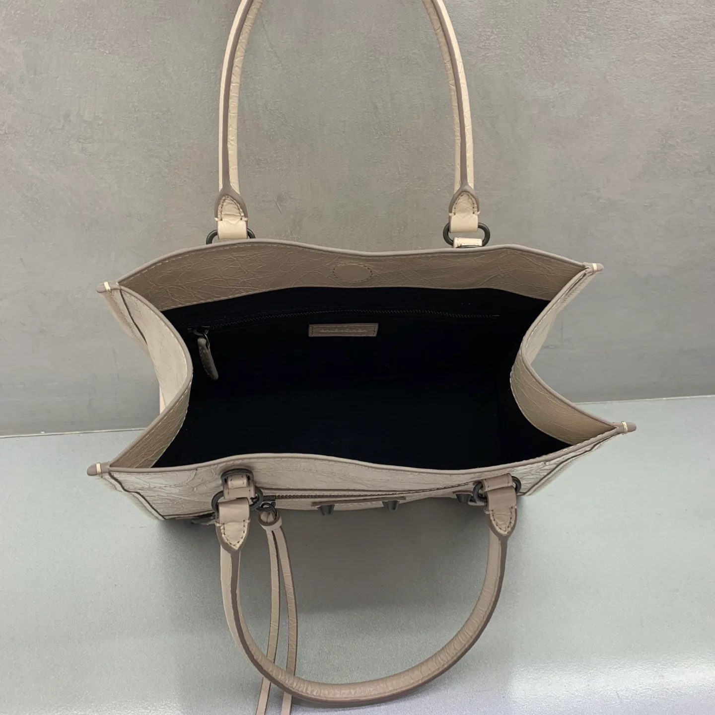 Классические Сумки Женские Balenciaga 12774251