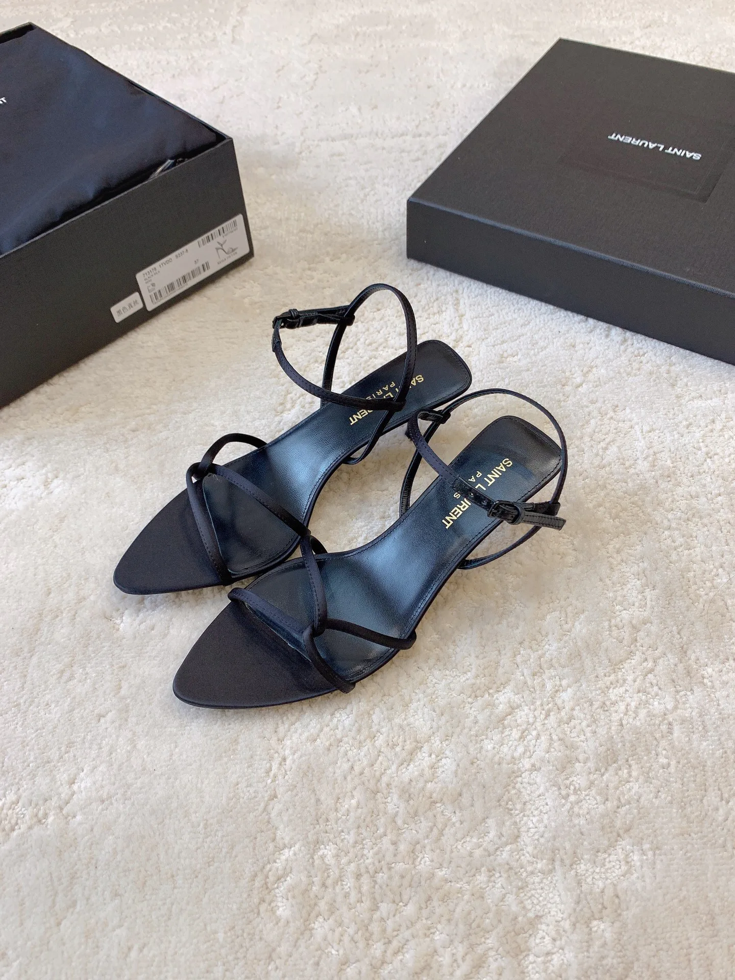 Босоножки Женские Saint Laurent 4348517