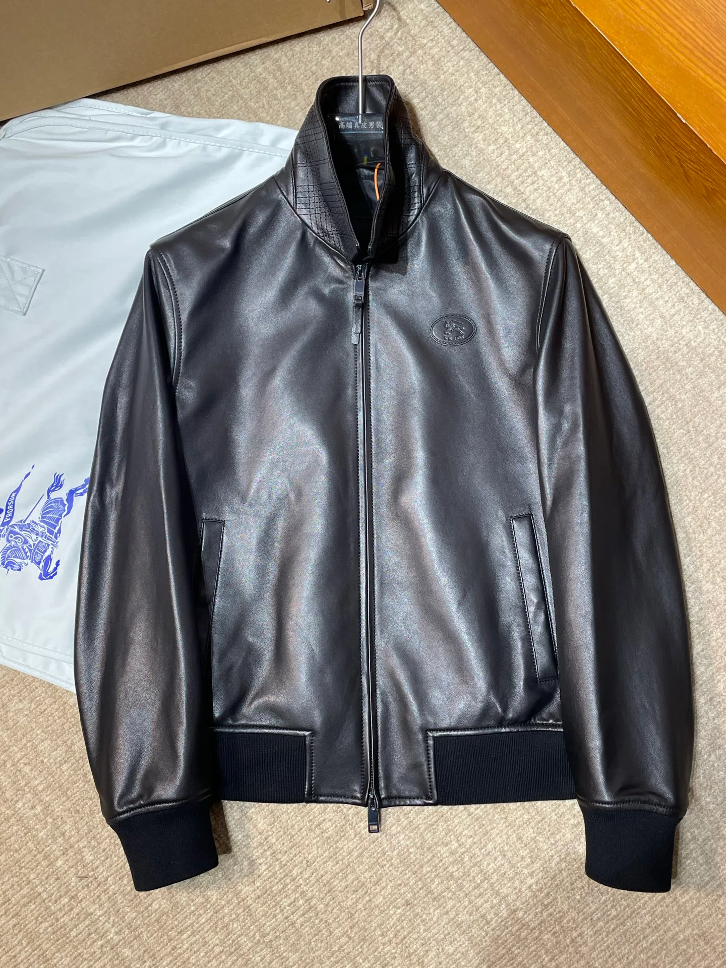 Кожаные Куртки И Дублёнки Женские Burberry 18235890