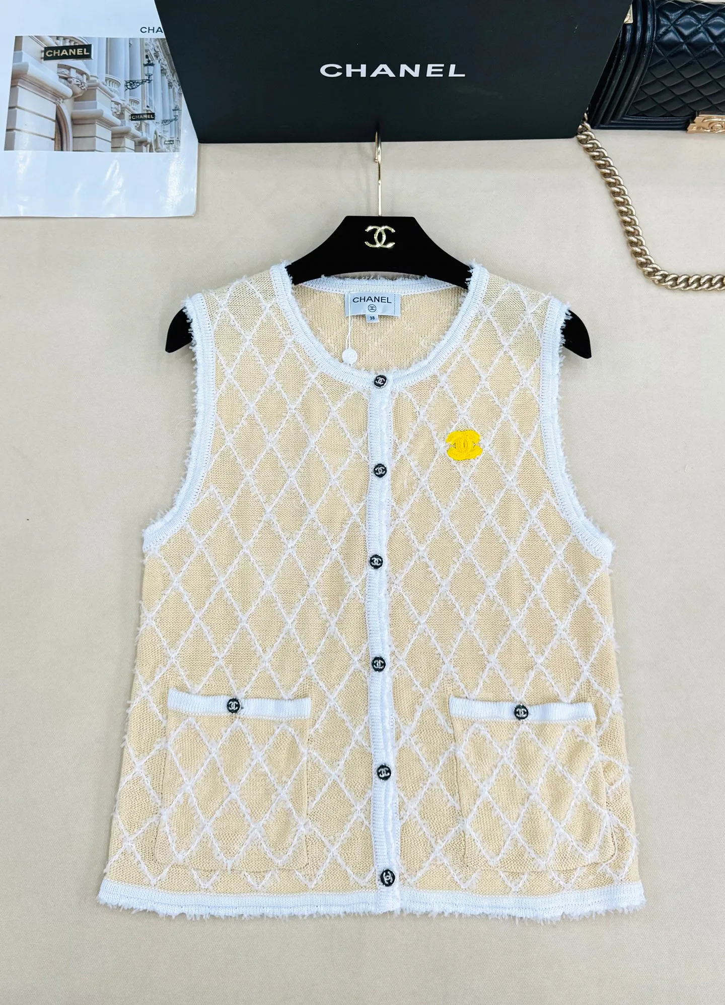 Жилеты Женские Chanel 16962343