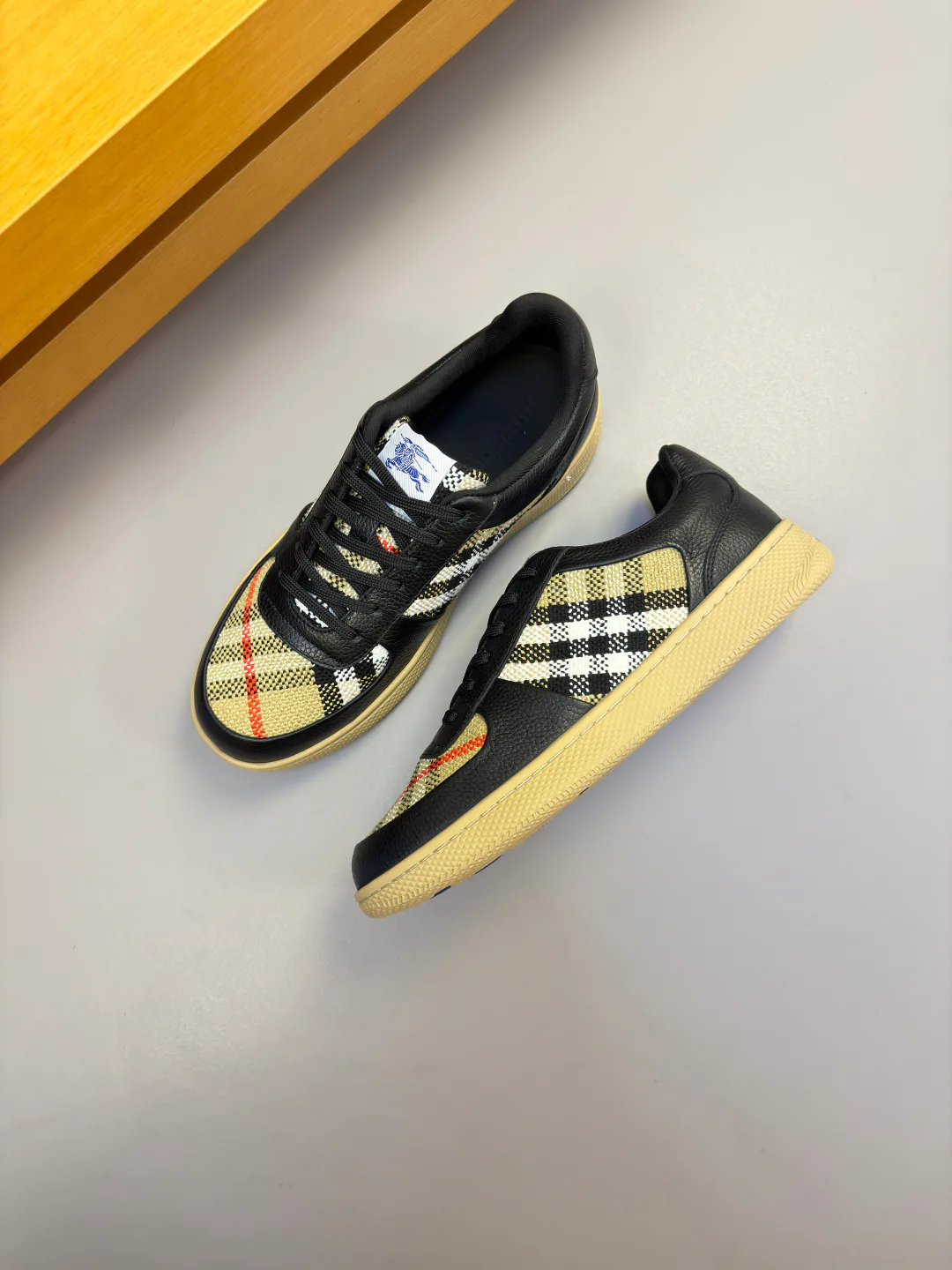 Кроссовки Мужские Burberry 17955069