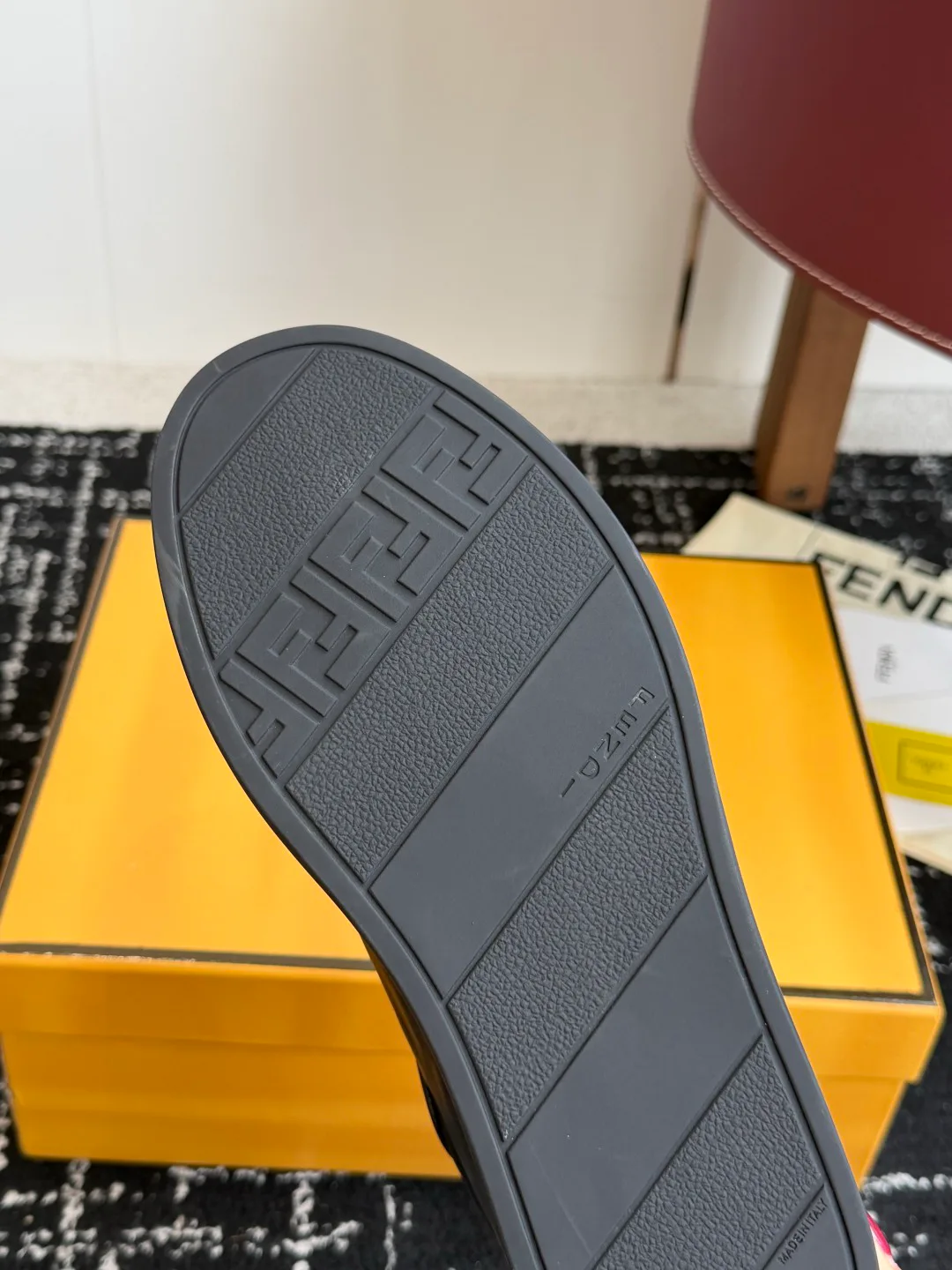 Кроссовки Мужские Fendi 17572227
