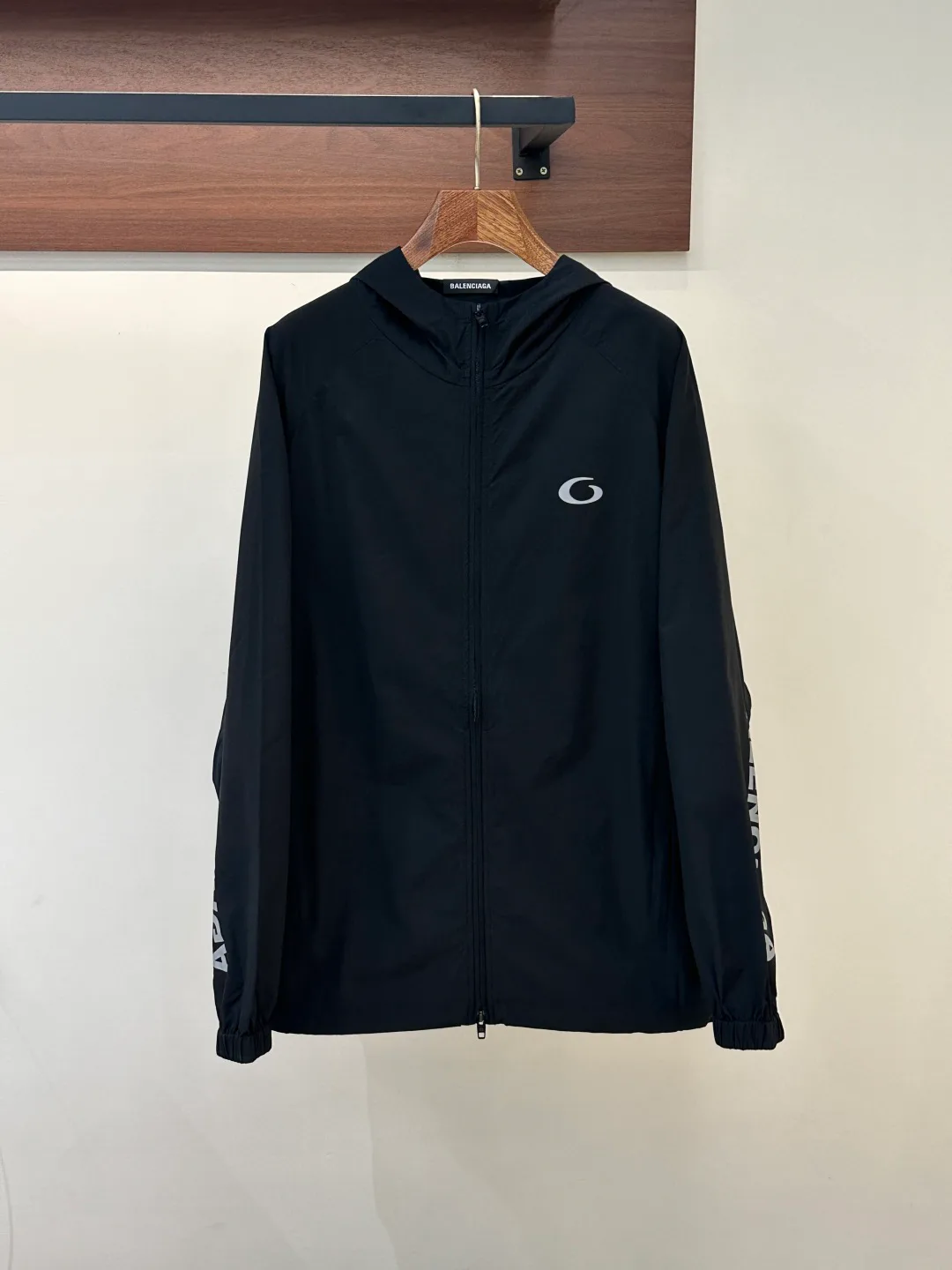 Куртки И Пуховики Женские Balenciaga 12192879