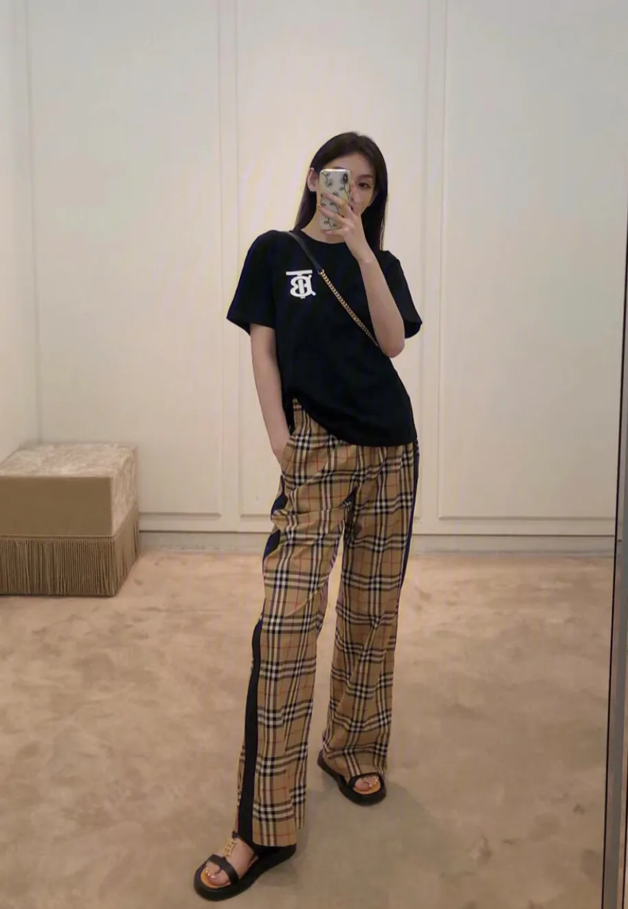 Брюки Женские Burberry 11358101