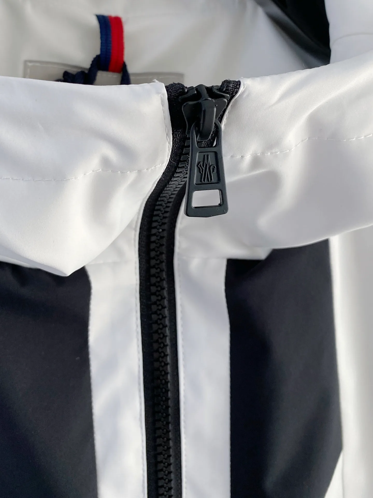 Куртки И Пуховики Мужские Moncler 11392182