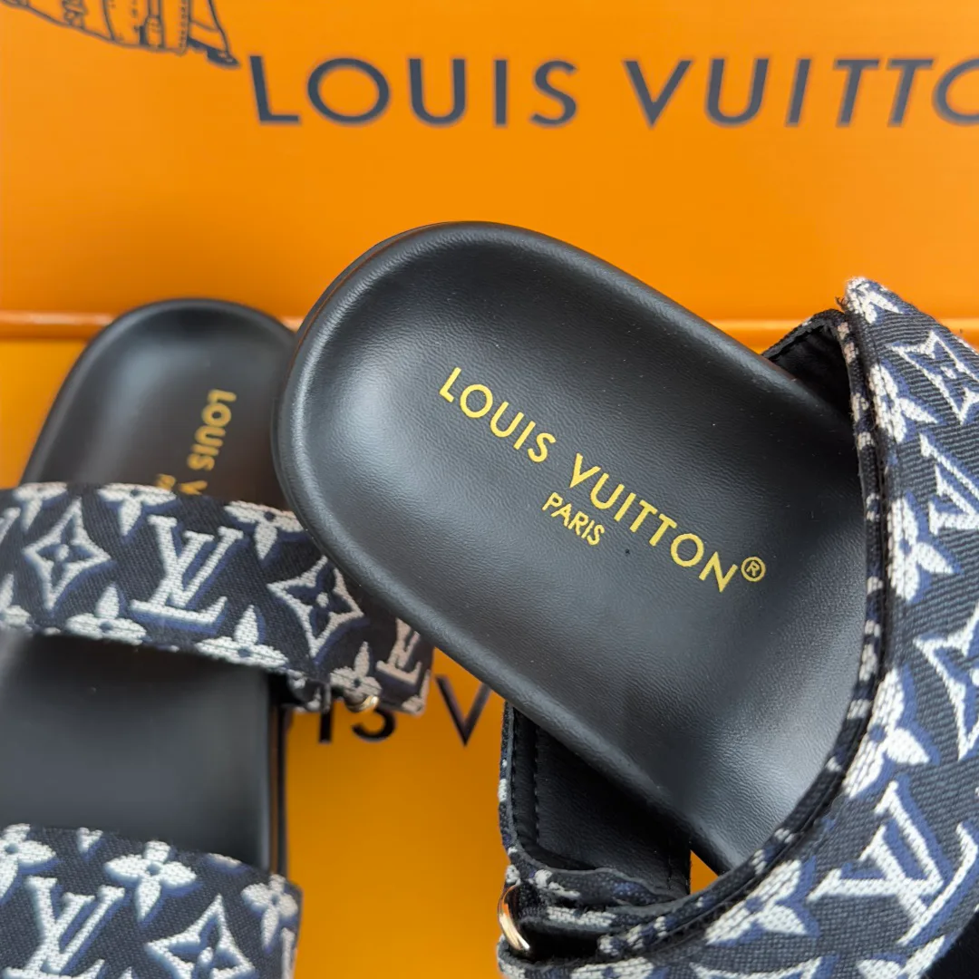 Шлепанцы Женские Louis Vuitton 17780721