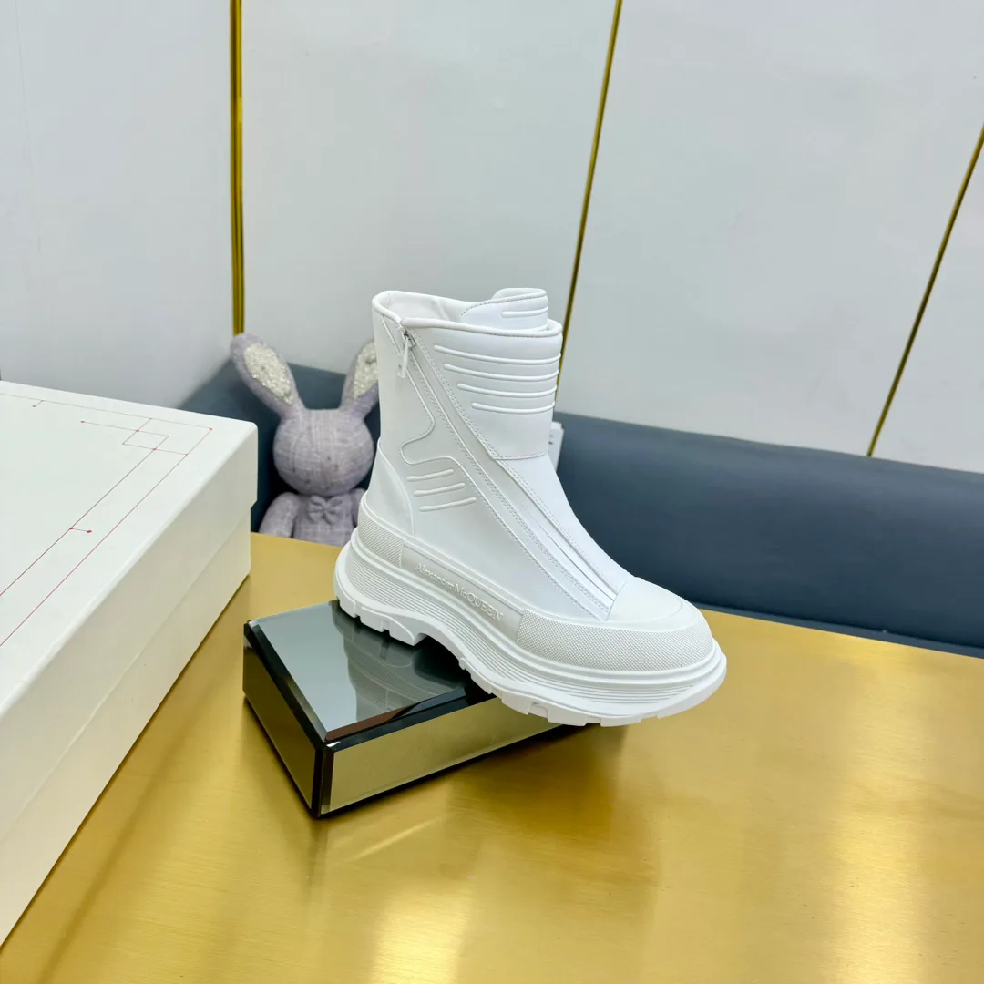 Кроссовки Женские Alexander Mcqueen 18397480