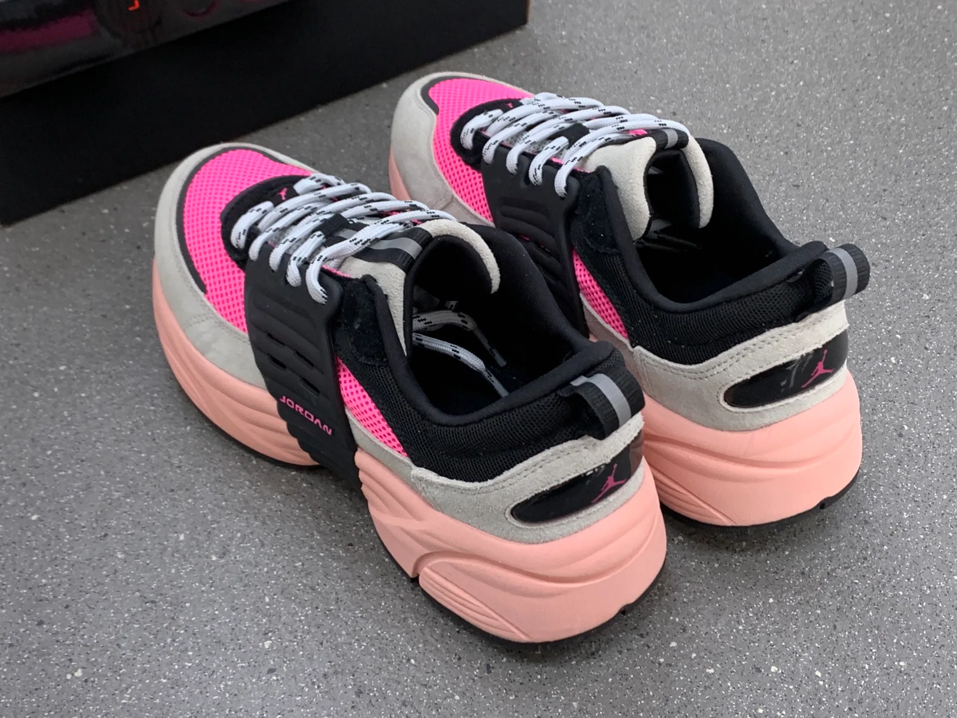 Кроссовки Женские Air Jordan 1261112