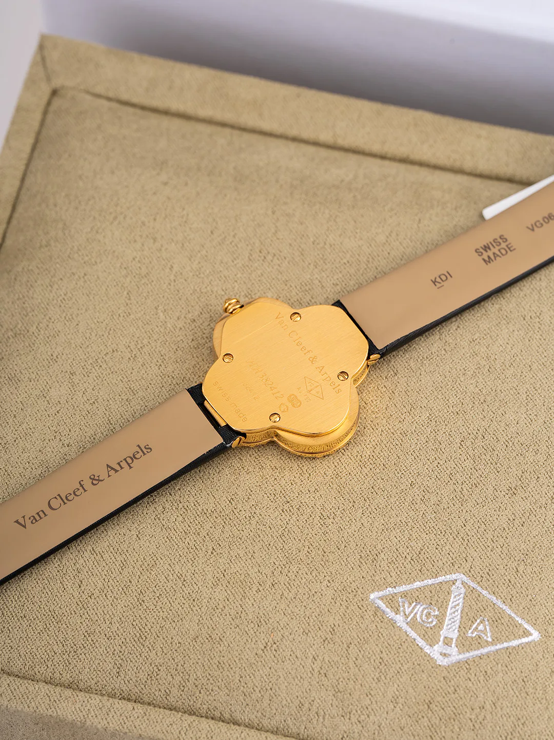 Часы Женские Van Cleef & Arpels 46747