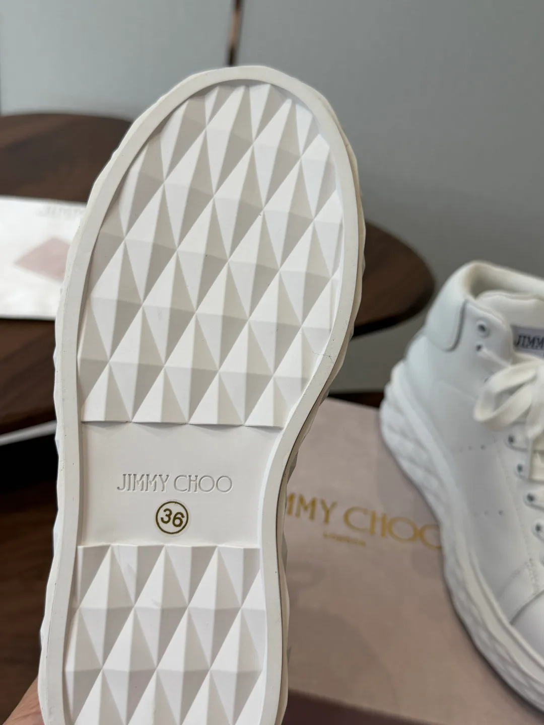 Кроссовки Женские Jimmy Choo 18182829