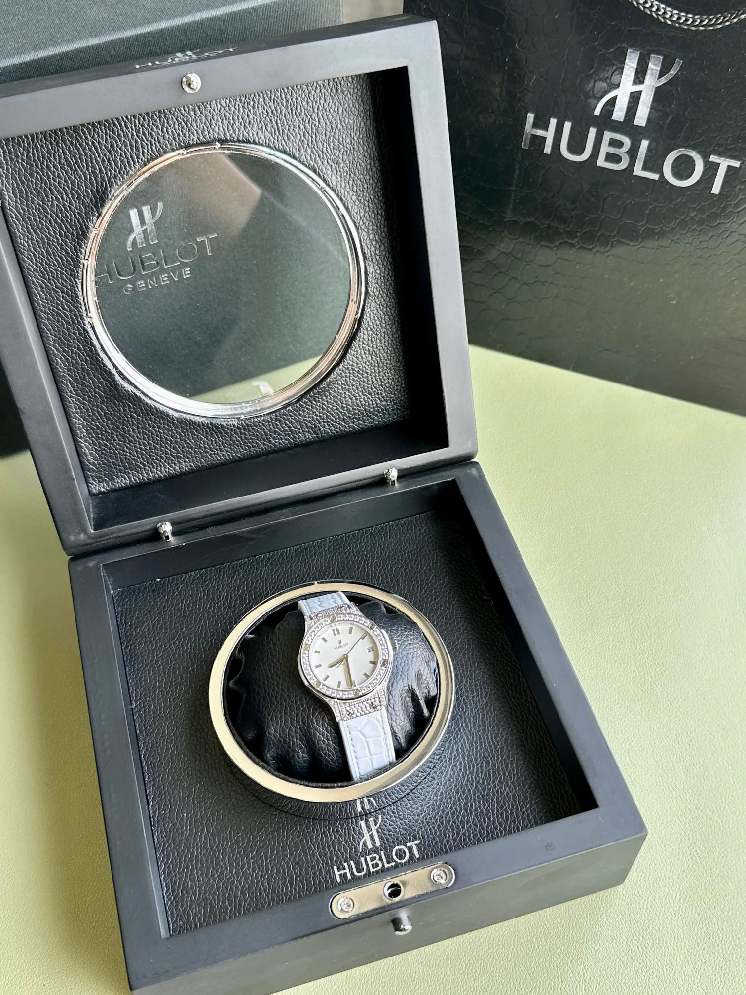 Часы Женские Hublot 17629716