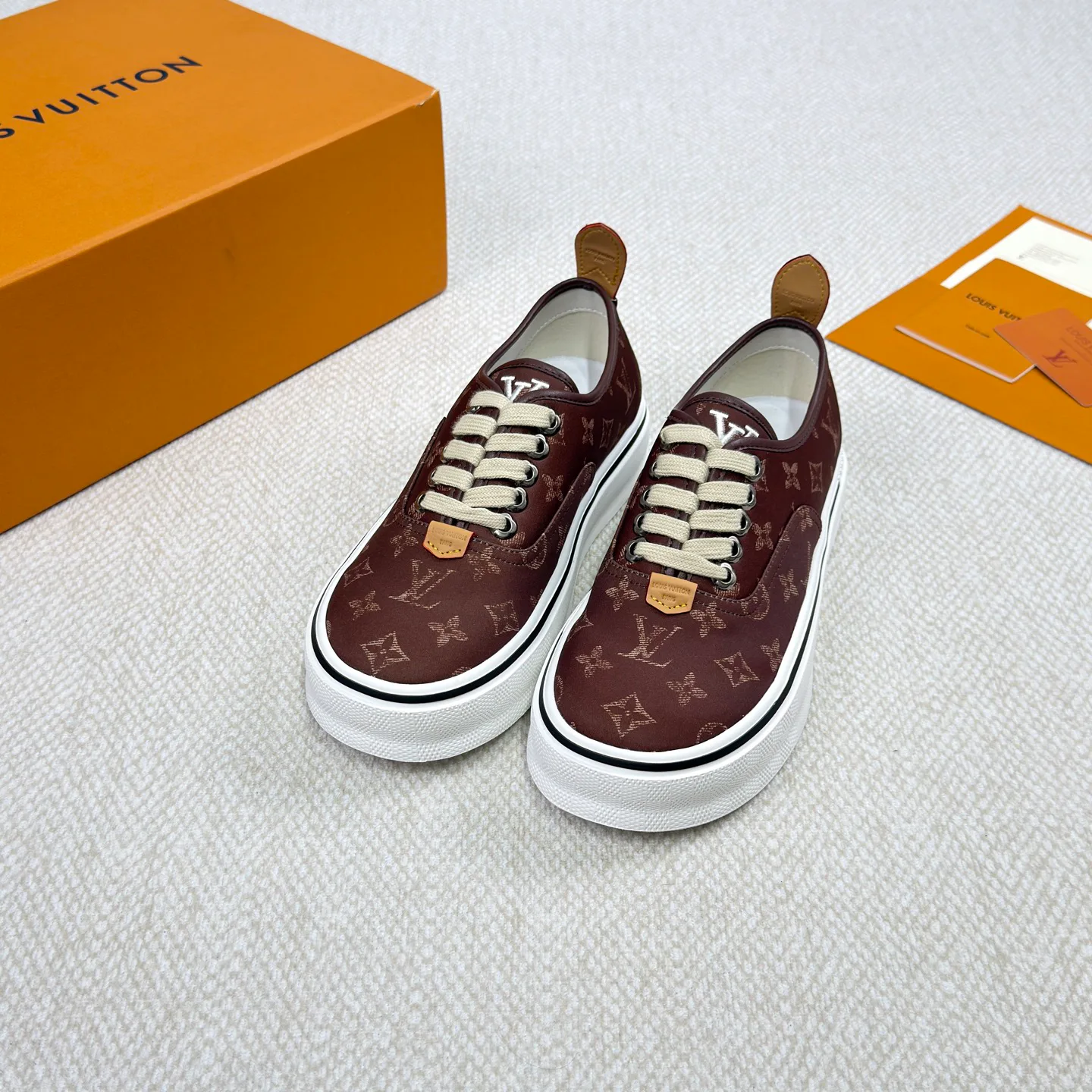 Кроссовки Мужские Louis Vuitton 18365151