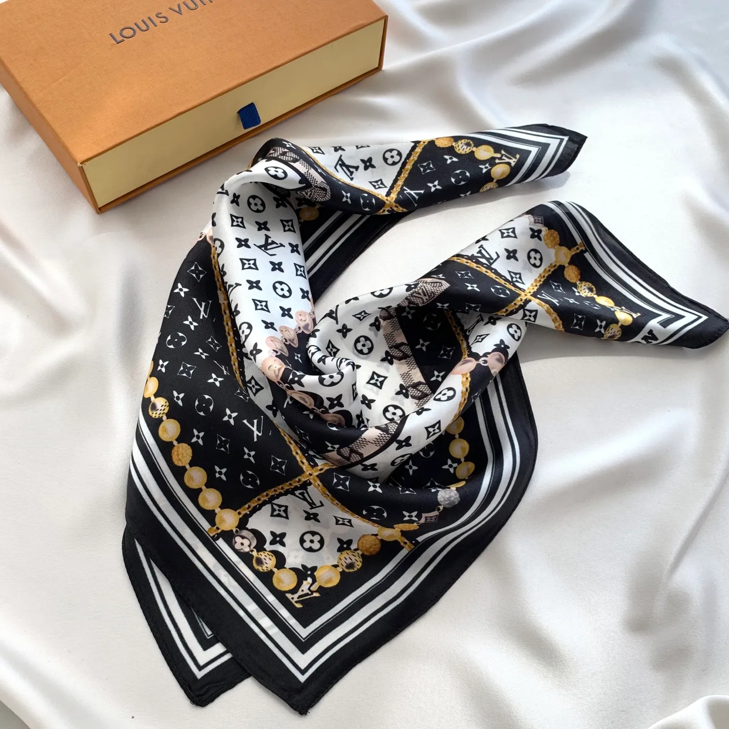 Платки Louis Vuitton 11762598
