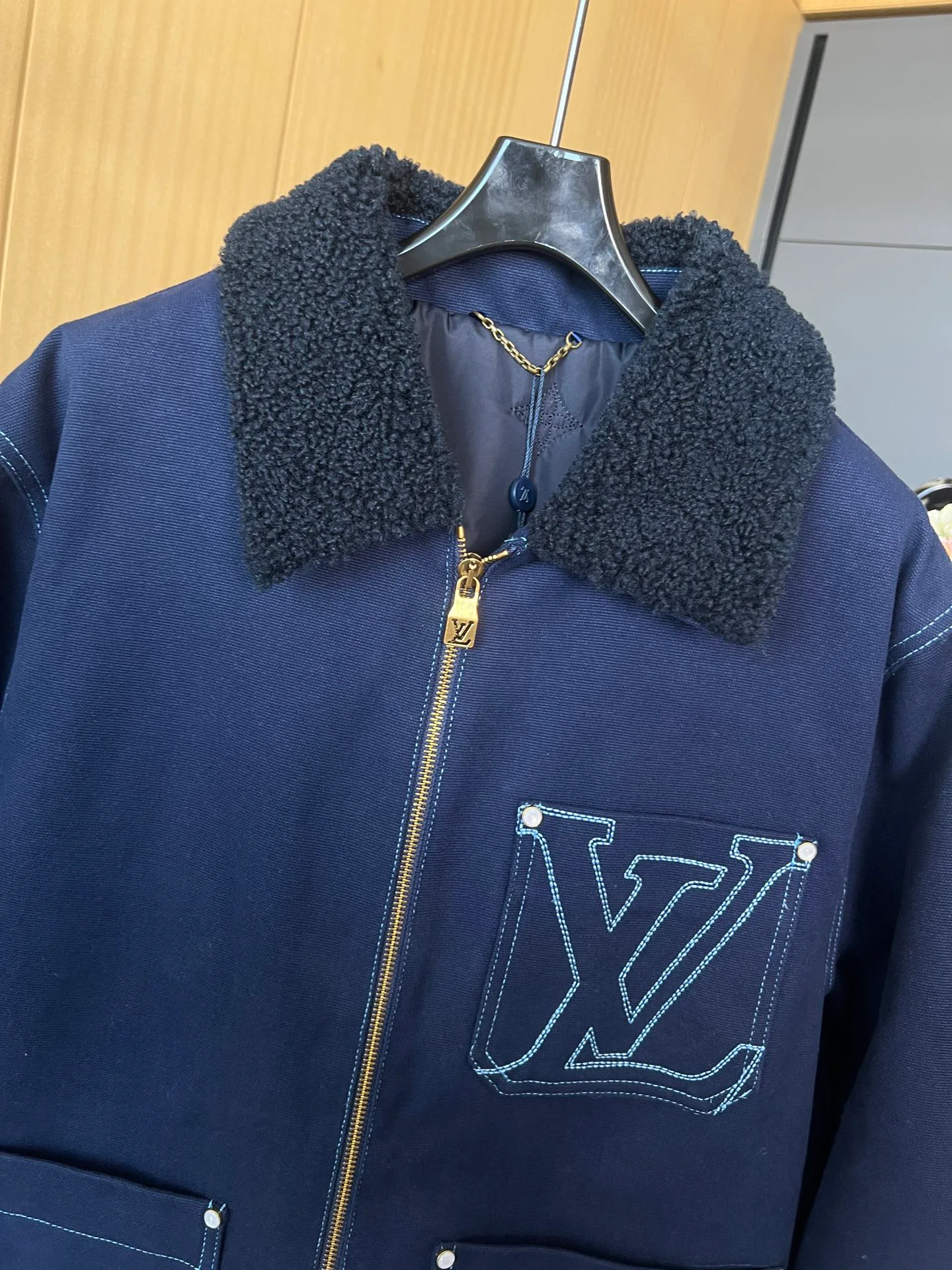 Куртки И Пуховики Женские Louis Vuitton 5189369